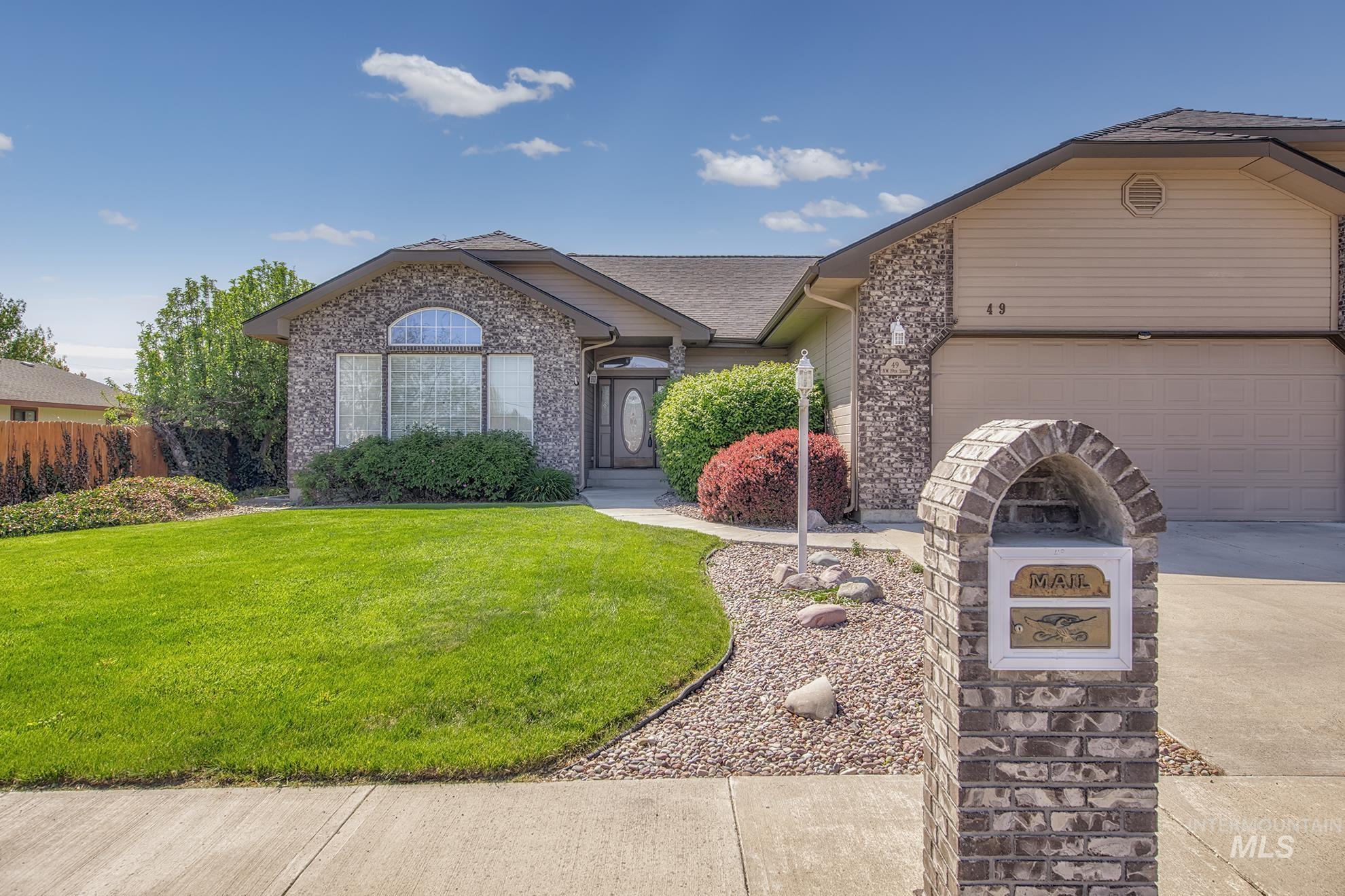 49 NW 19th St, Ontario, Oregon 97914, 4 Bedrooms, 3 Bathrooms, Residential For Sale, Price $475,000,MLS 98976720