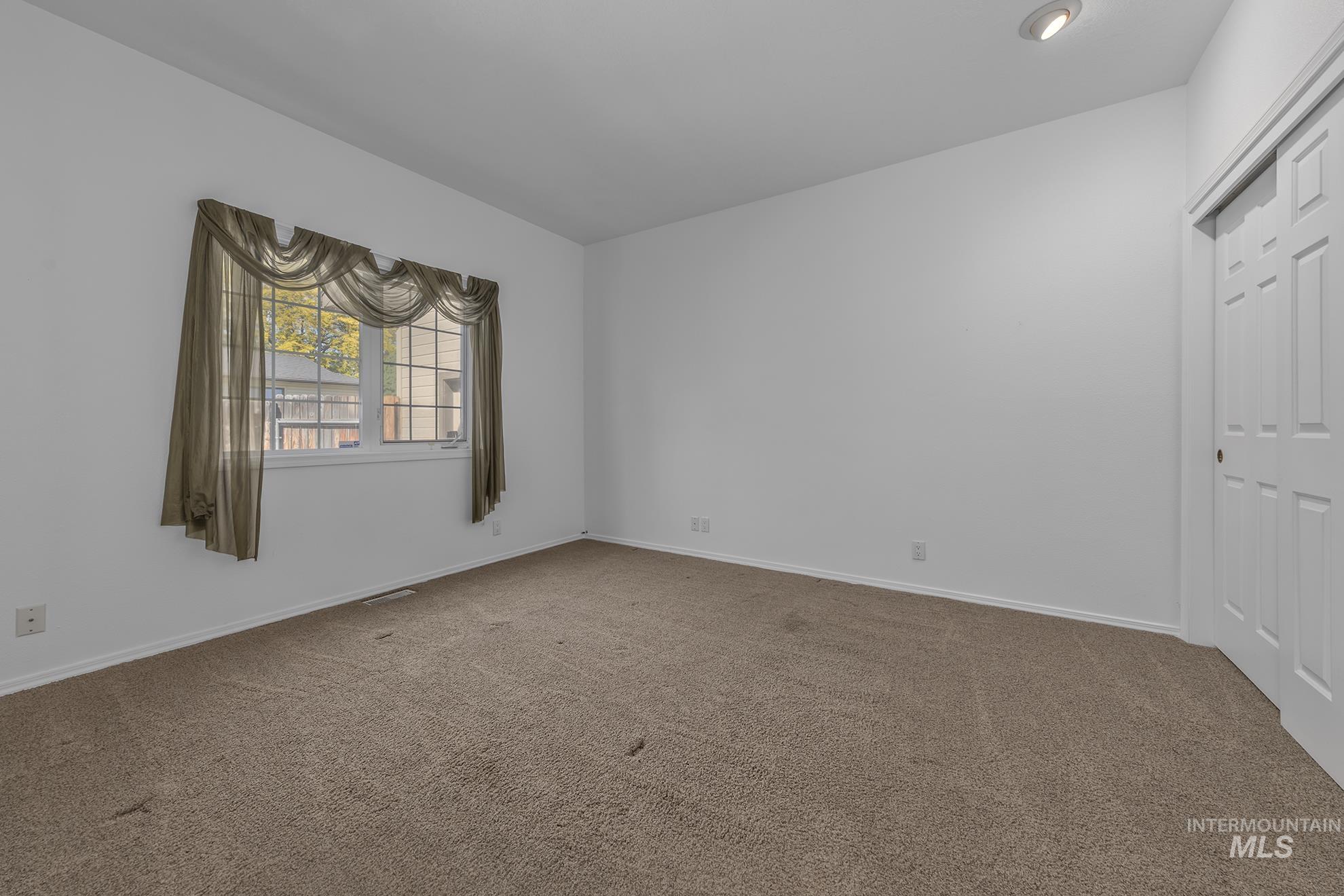 49 NW 19th St, Ontario, Oregon 97914, 4 Bedrooms, 3 Bathrooms, Residential For Sale, Price $475,000, 98976720