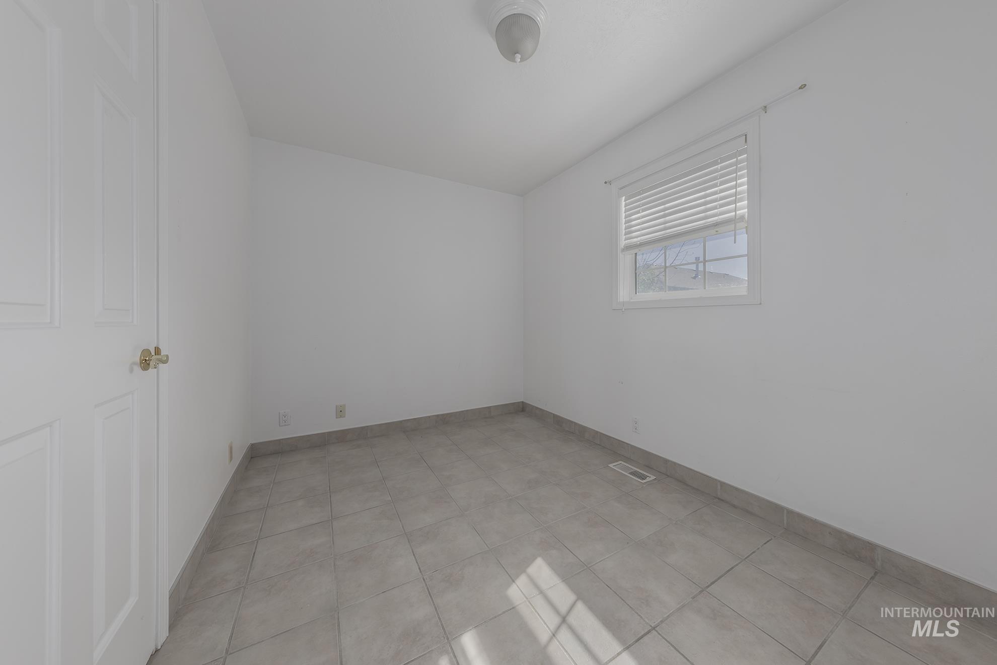 49 NW 19th St, Ontario, Oregon 97914, 4 Bedrooms, 3 Bathrooms, Residential For Sale, Price $475,000, 98976720