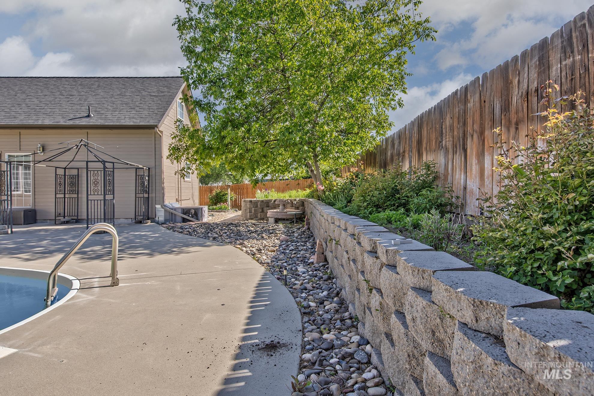 49 NW 19th St, Ontario, Oregon 97914, 4 Bedrooms, 3 Bathrooms, Residential For Sale, Price $475,000, 98976720