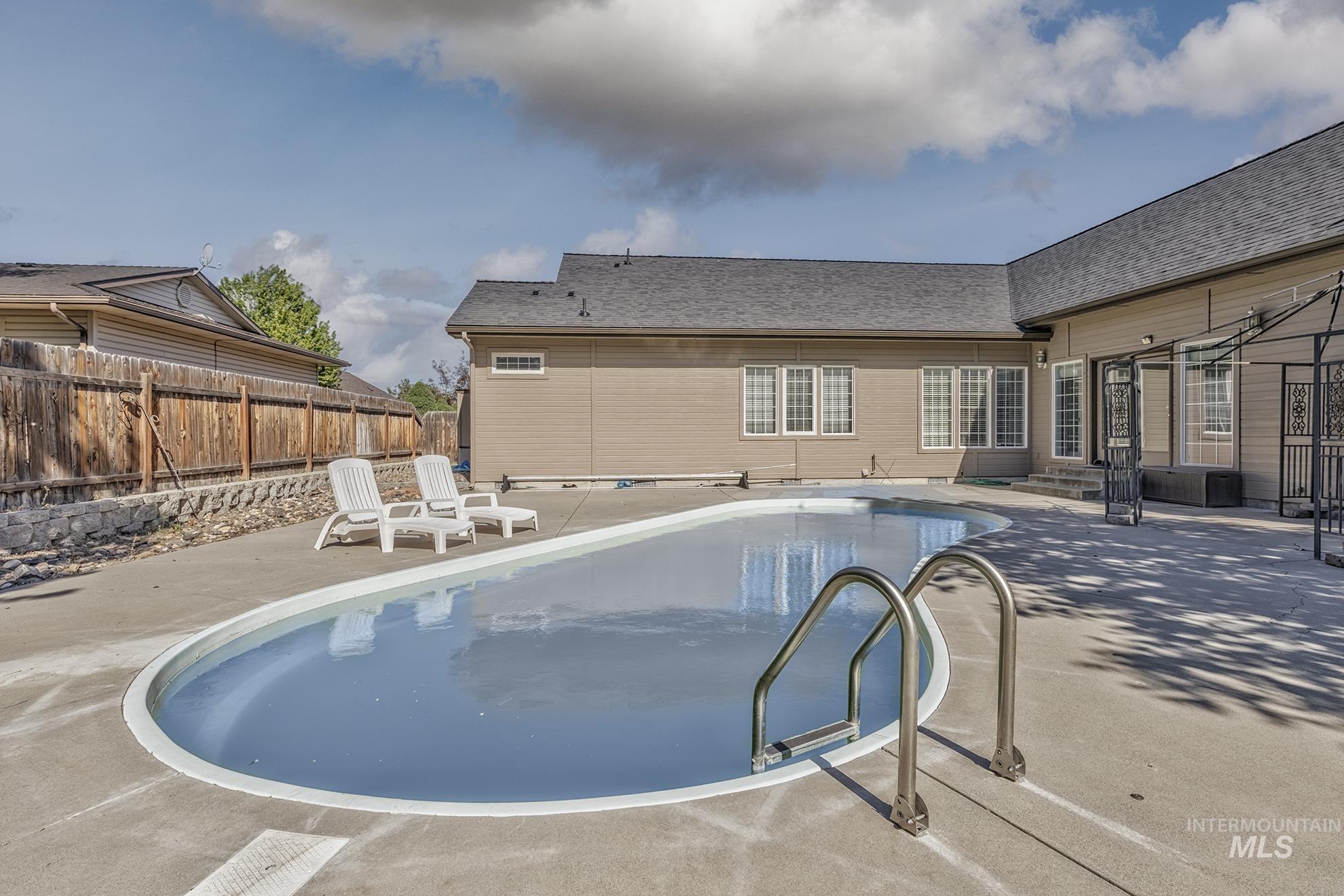 49 NW 19th St, Ontario, Oregon 97914, 4 Bedrooms, 3 Bathrooms, Residential For Sale, Price $475,000, 98976720