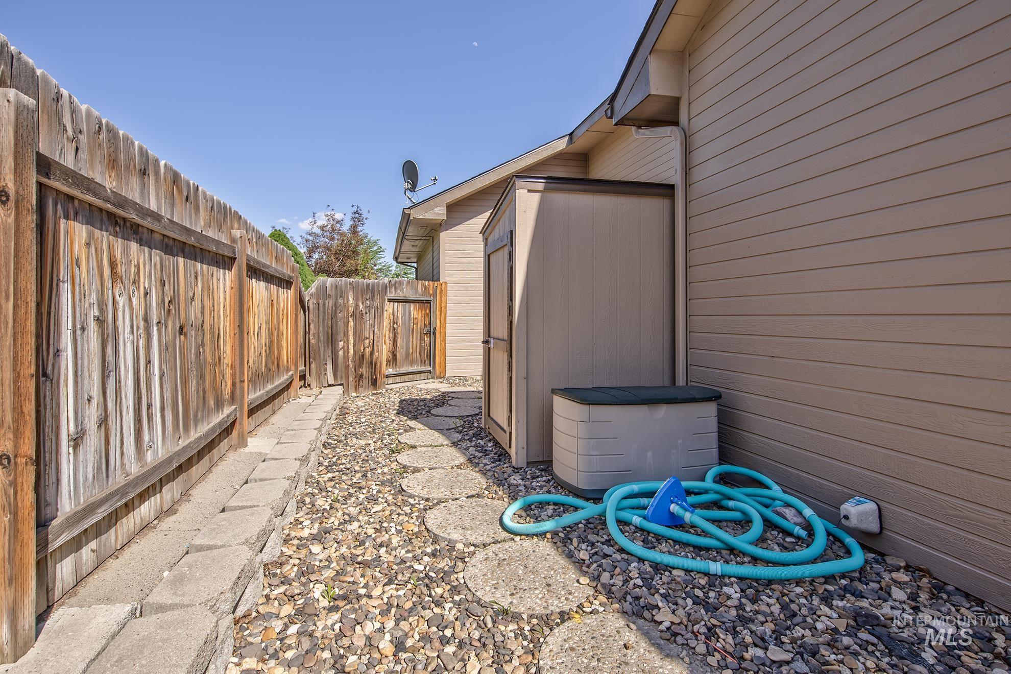 49 NW 19th St, Ontario, Oregon 97914, 4 Bedrooms, 3 Bathrooms, Residential For Sale, Price $475,000, 98976720