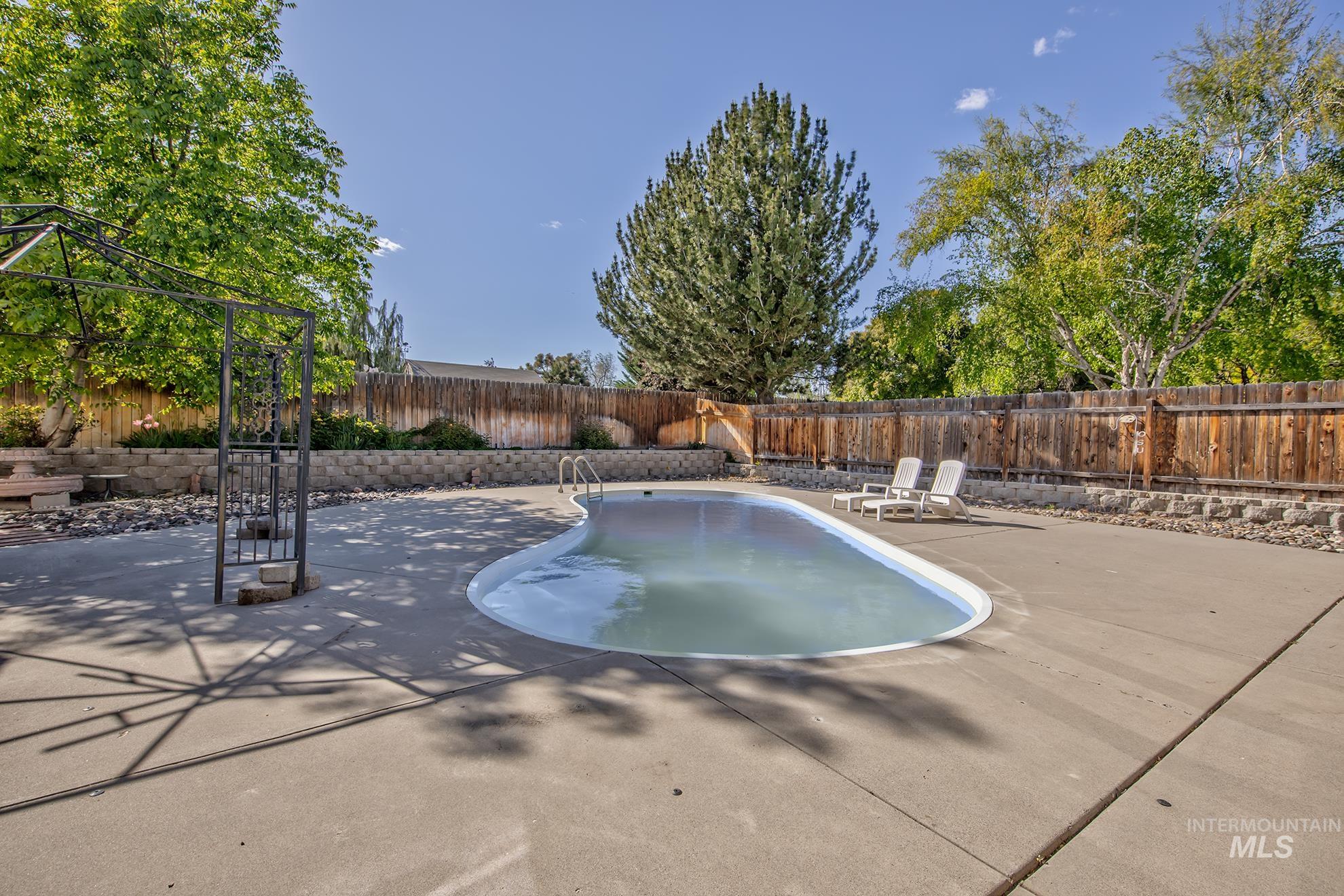 49 NW 19th St, Ontario, Oregon 97914, 4 Bedrooms, 3 Bathrooms, Residential For Sale, Price $475,000, 98976720