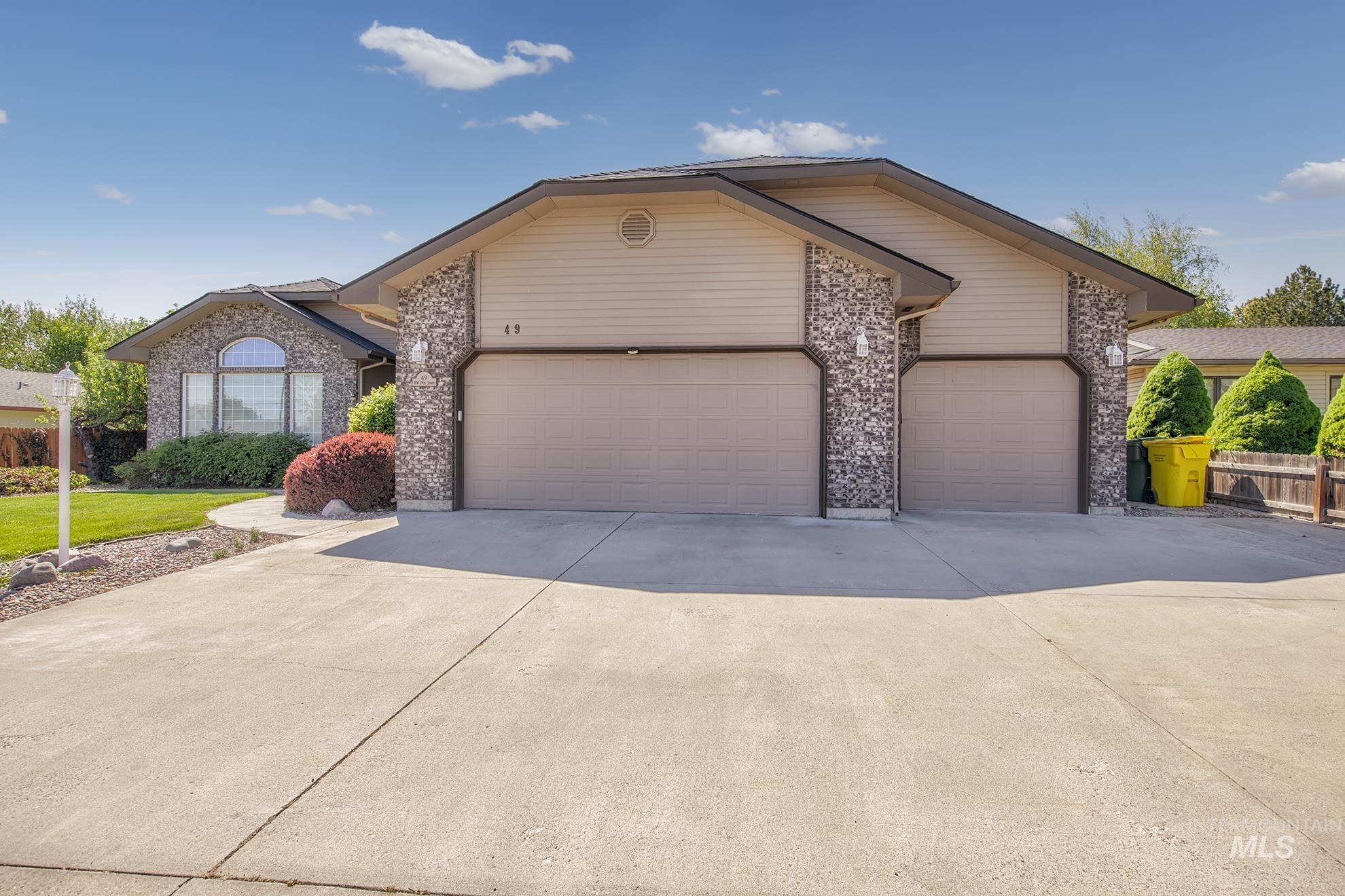 49 NW 19th St, Ontario, Oregon 97914, 4 Bedrooms, 3 Bathrooms, Residential For Sale, Price $475,000, 98976720