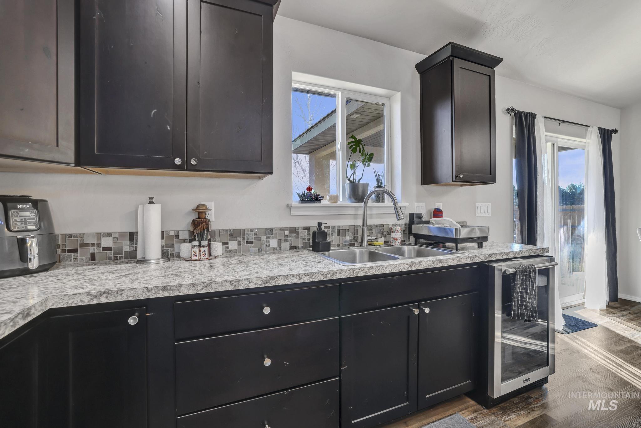 113 Riverview Drive, Shoshone, Idaho 83352, 3 Bedrooms, 2 Bathrooms, Residential For Sale, Price $365,000, 98976721