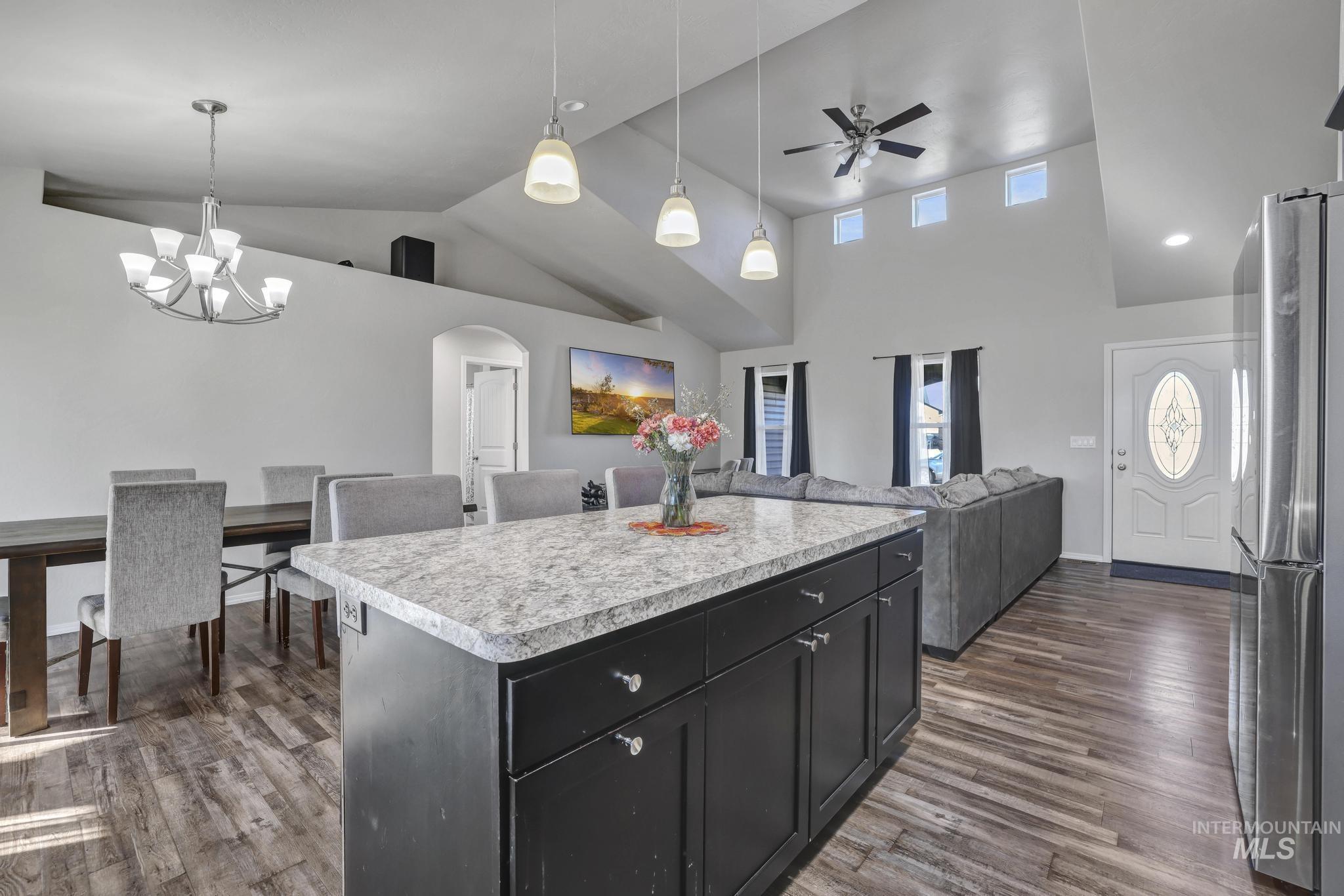 113 Riverview Drive, Shoshone, Idaho 83352, 3 Bedrooms, 2 Bathrooms, Residential For Sale, Price $365,000, 98976721