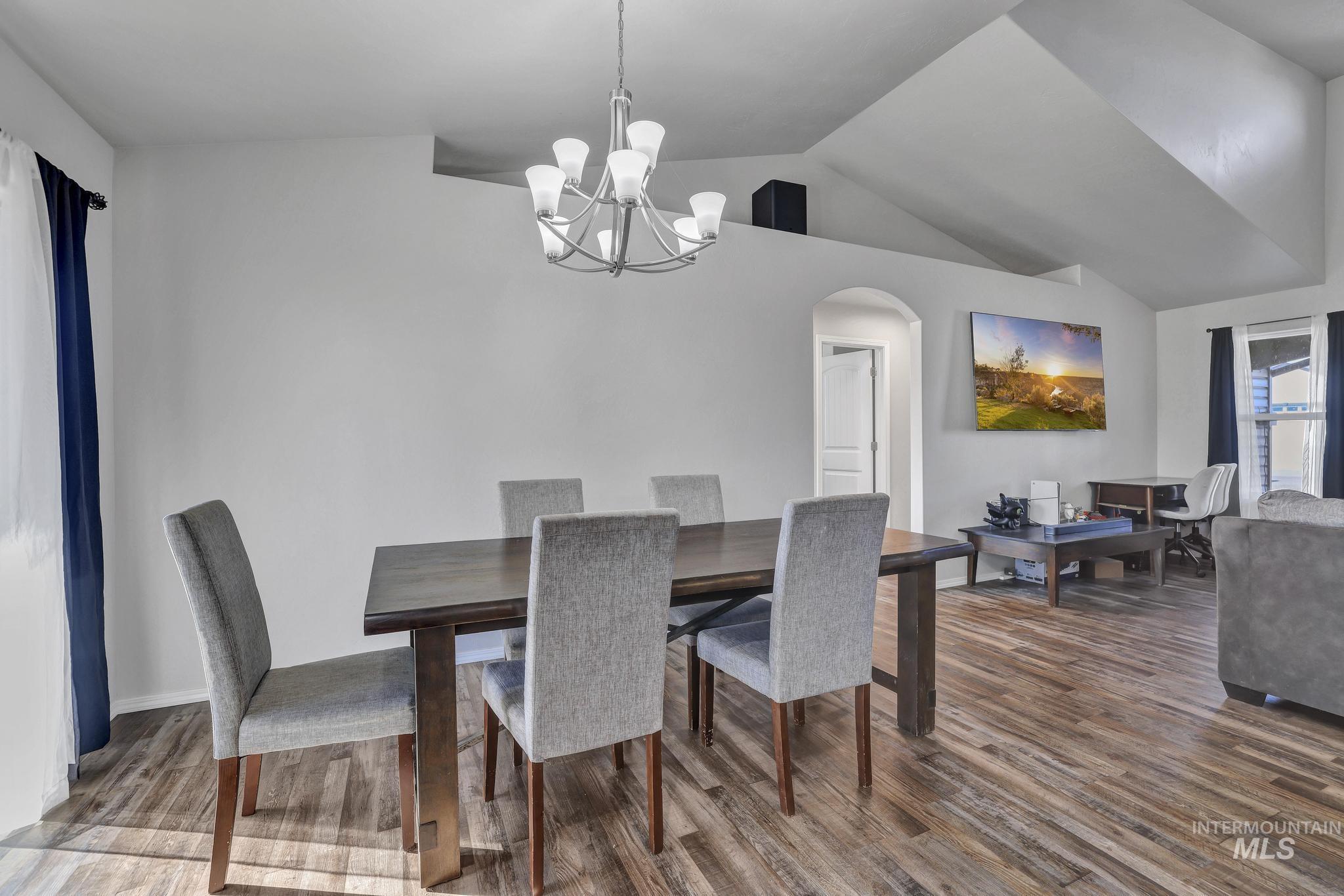 113 Riverview Drive, Shoshone, Idaho 83352, 3 Bedrooms, 2 Bathrooms, Residential For Sale, Price $365,000, 98976721