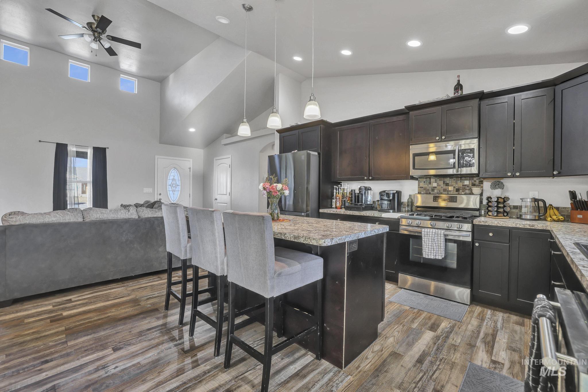 113 Riverview Drive, Shoshone, Idaho 83352, 3 Bedrooms, 2 Bathrooms, Residential For Sale, Price $365,000, 98976721