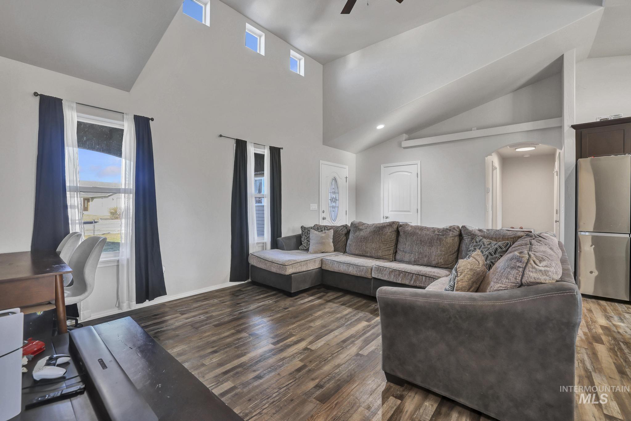 113 Riverview Drive, Shoshone, Idaho 83352, 3 Bedrooms, 2 Bathrooms, Residential For Sale, Price $365,000, 98976721