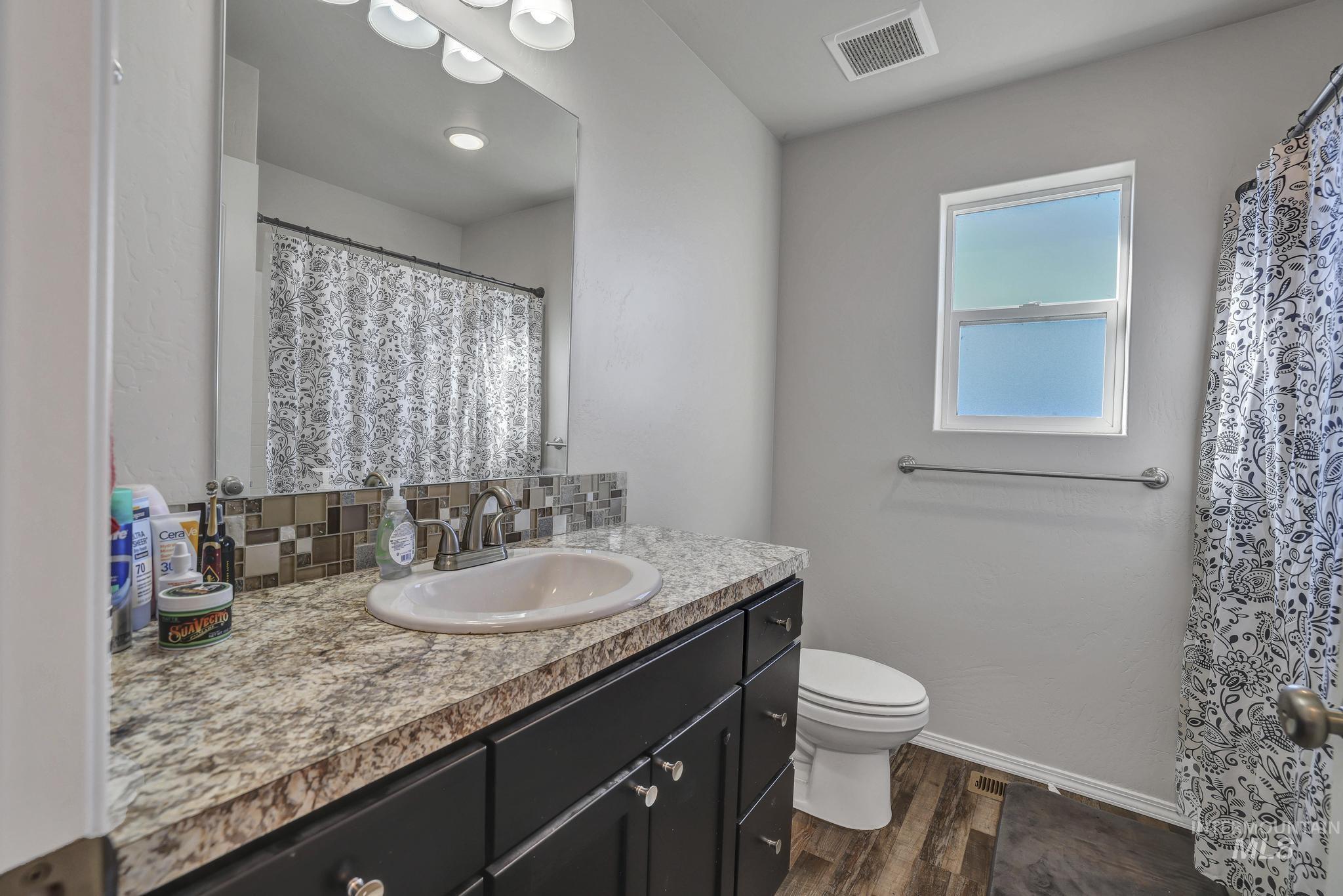 113 Riverview Drive, Shoshone, Idaho 83352, 3 Bedrooms, 2 Bathrooms, Residential For Sale, Price $365,000, 98976721