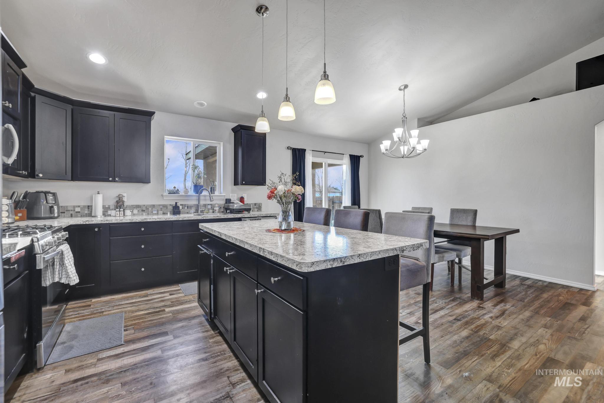 113 Riverview Drive, Shoshone, Idaho 83352, 3 Bedrooms, 2 Bathrooms, Residential For Sale, Price $365,000, 98976721