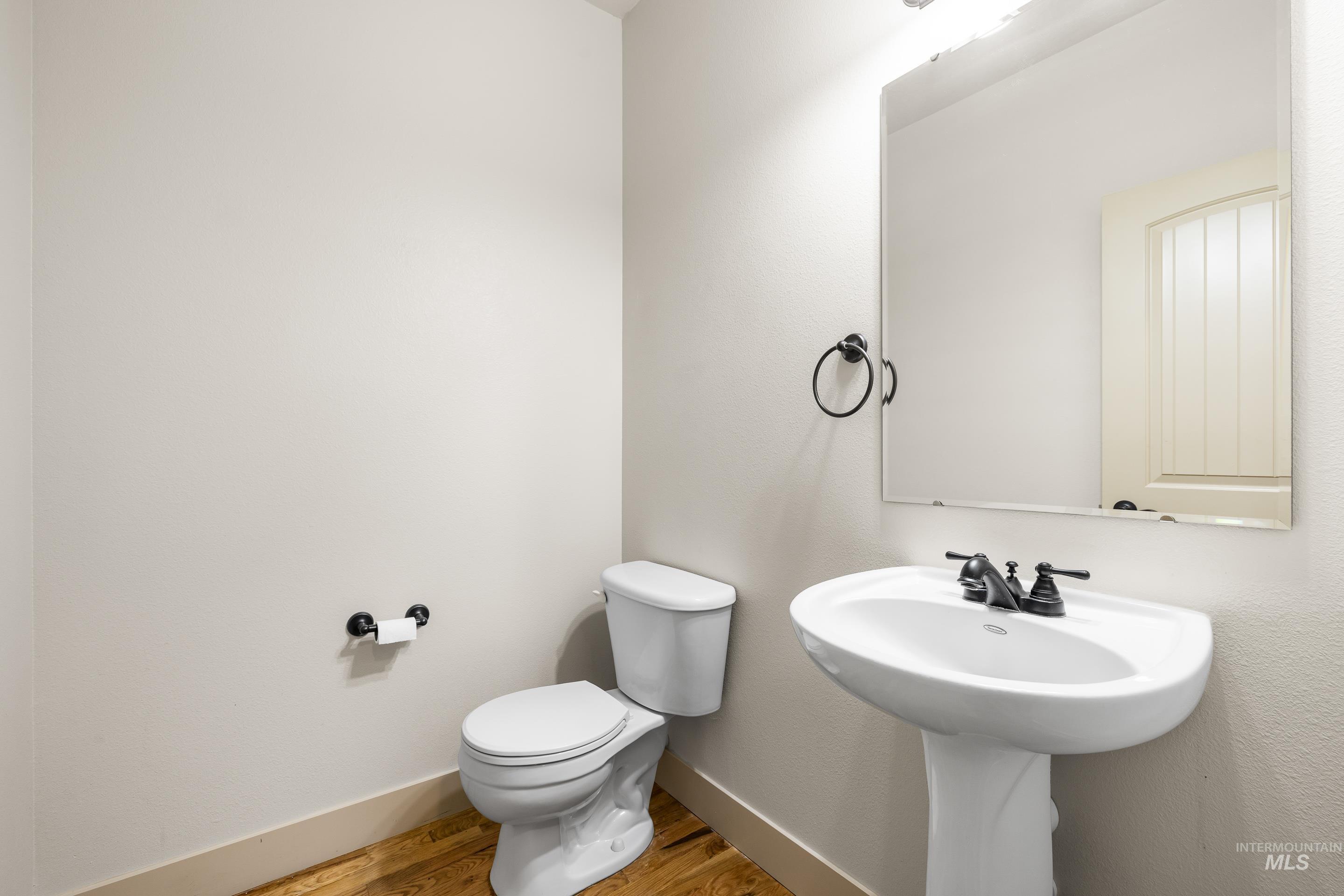 3286 N Gaviola Ave, Meridian, Idaho 83646, 3 Bedrooms, 2.5 Bathrooms, Residential For Sale, Price $494,900,MLS 98976726