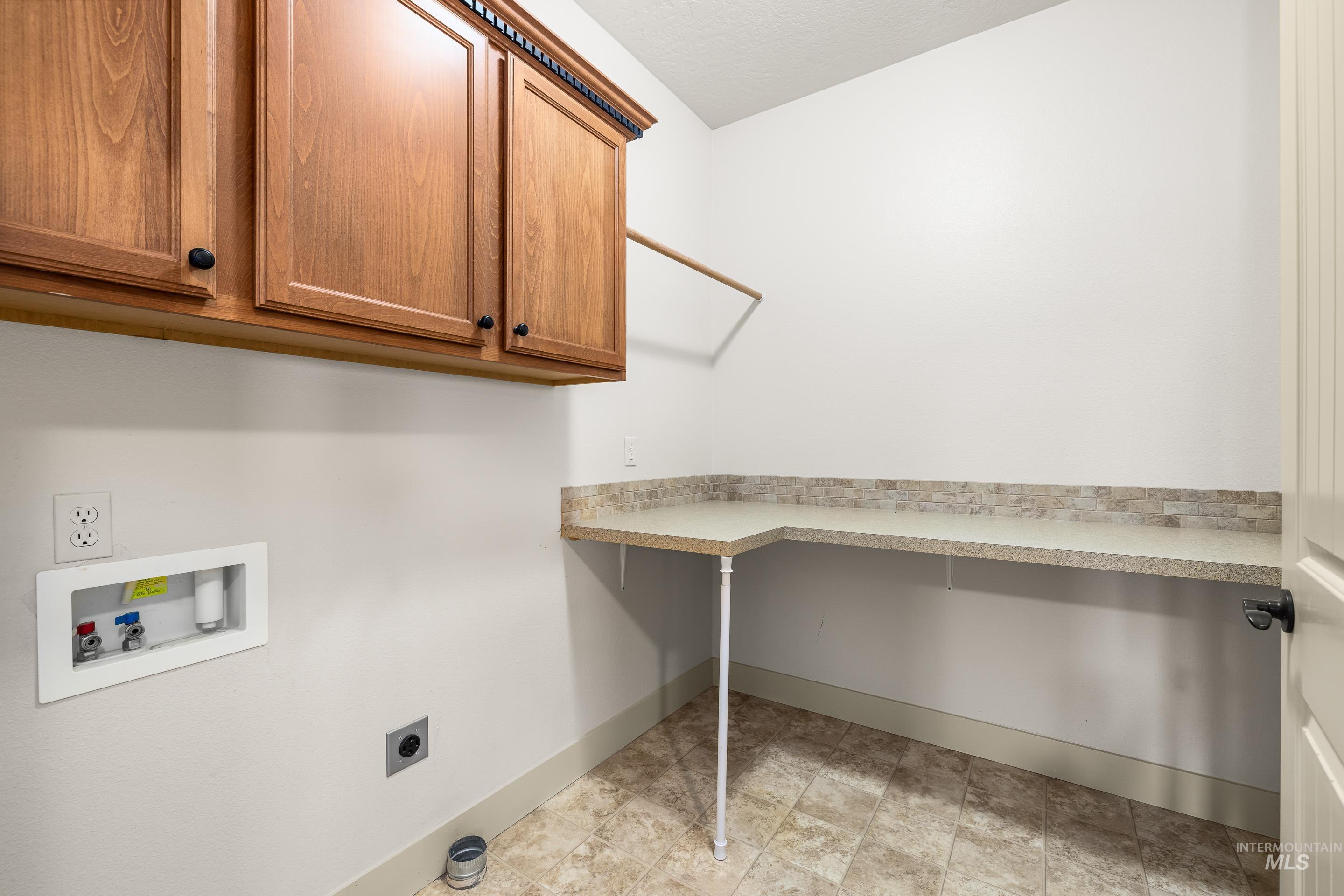 3286 N Gaviola Ave, Meridian, Idaho 83646, 3 Bedrooms, 2.5 Bathrooms, Residential For Sale, Price $494,900,MLS 98976726