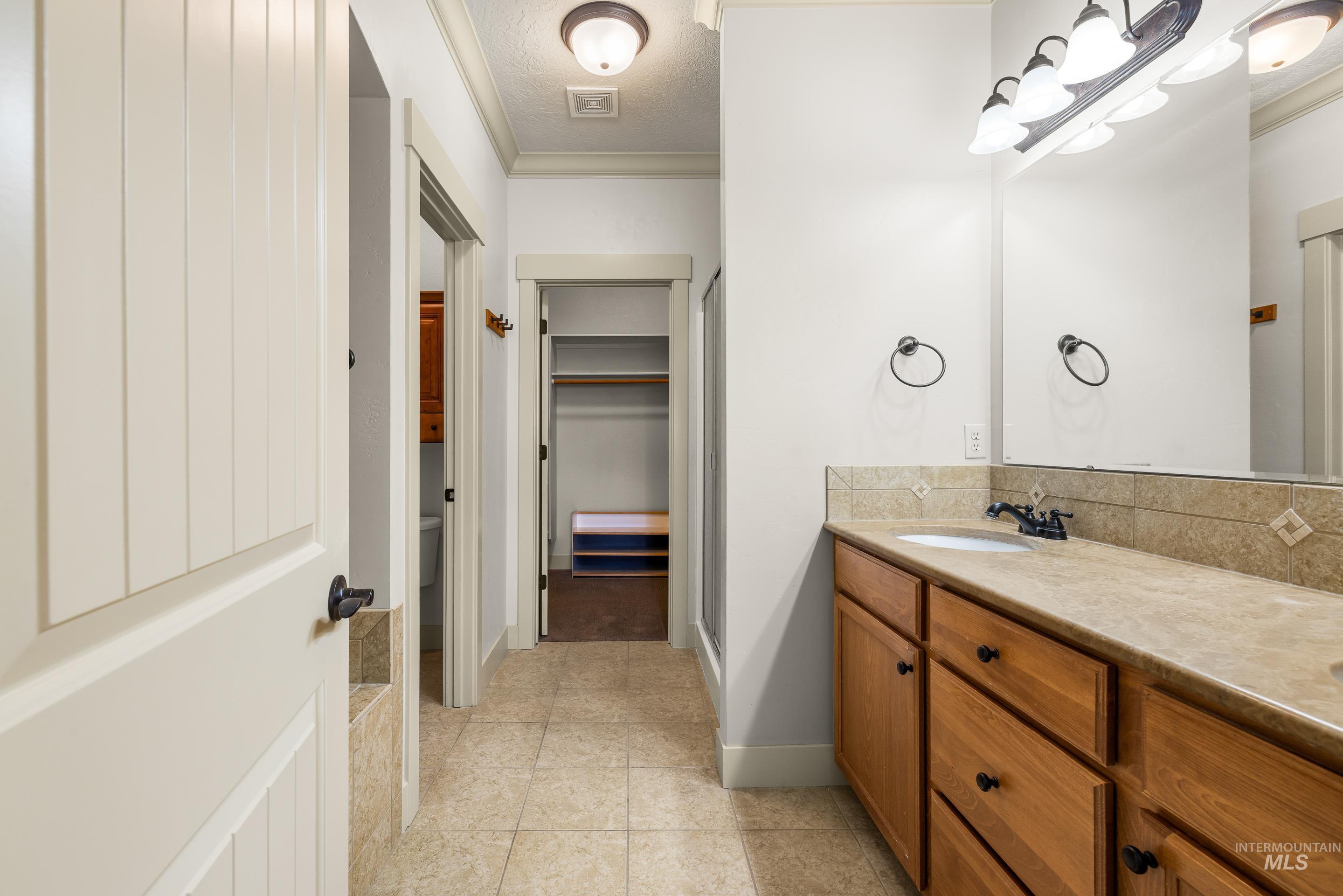 3286 N Gaviola Ave, Meridian, Idaho 83646, 3 Bedrooms, 2.5 Bathrooms, Residential For Sale, Price $494,900,MLS 98976726