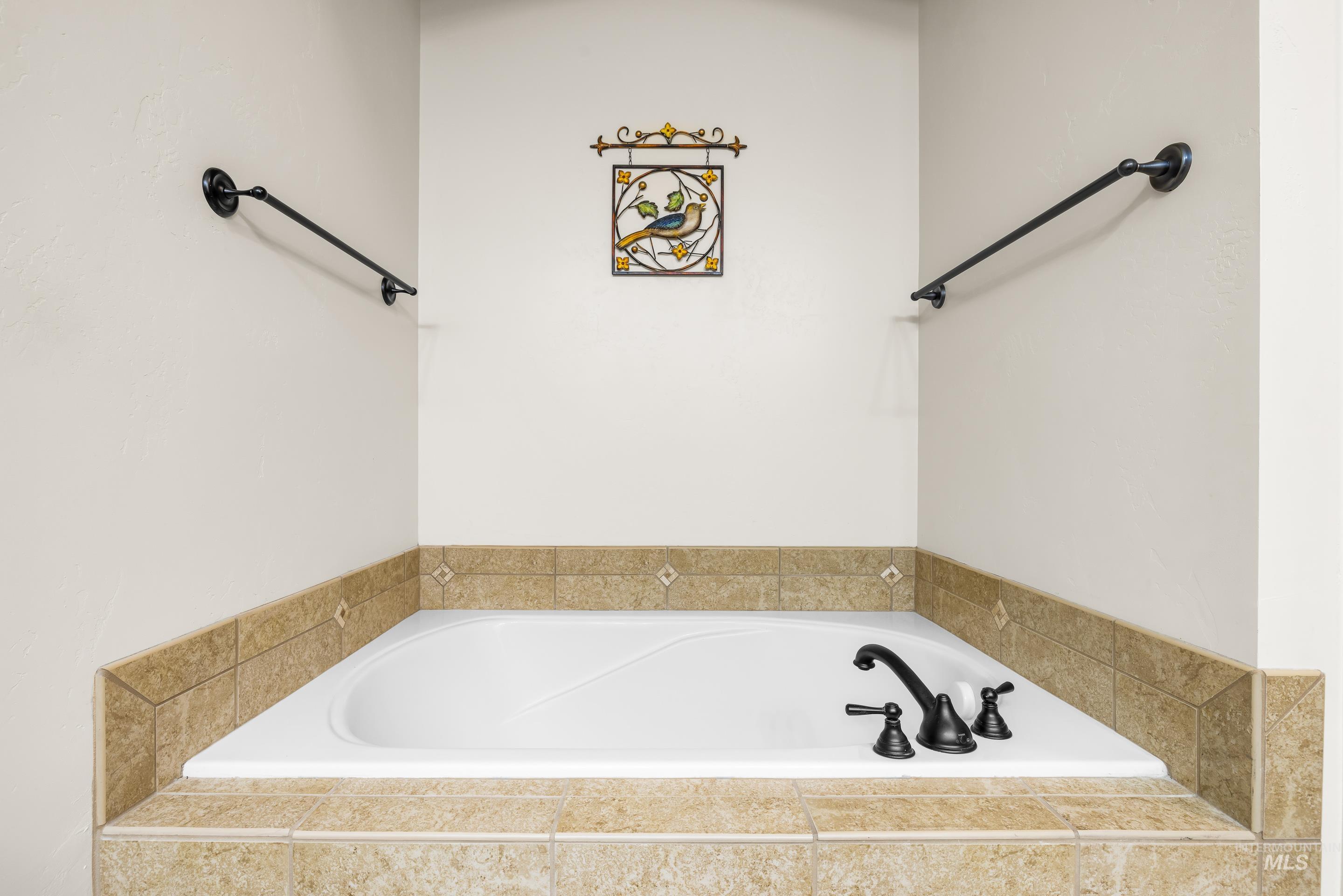 3286 N Gaviola Ave, Meridian, Idaho 83646, 3 Bedrooms, 2.5 Bathrooms, Residential For Sale, Price $494,900,MLS 98976726