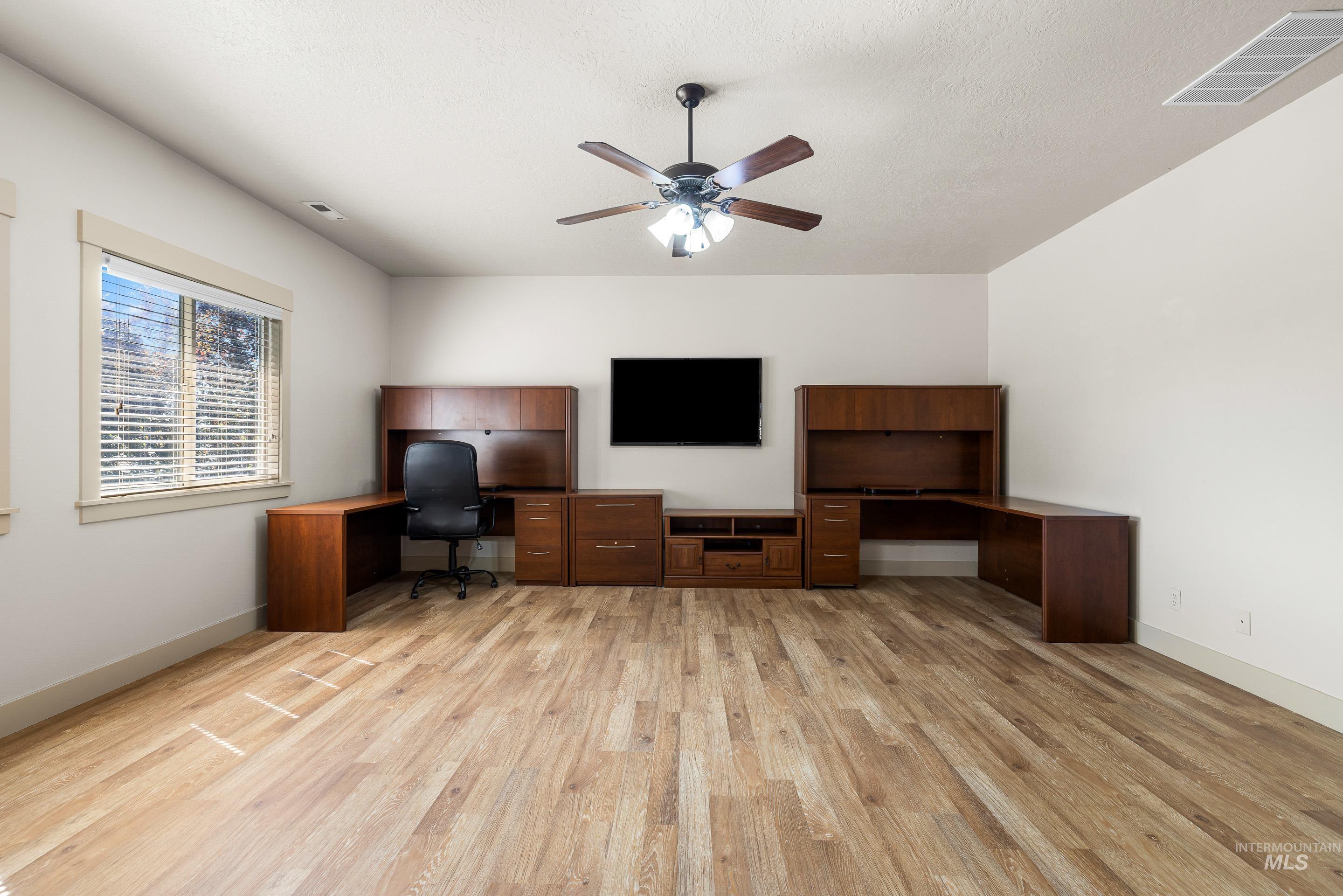 3286 N Gaviola Ave, Meridian, Idaho 83646, 3 Bedrooms, 2.5 Bathrooms, Residential For Sale, Price $494,900,MLS 98976726