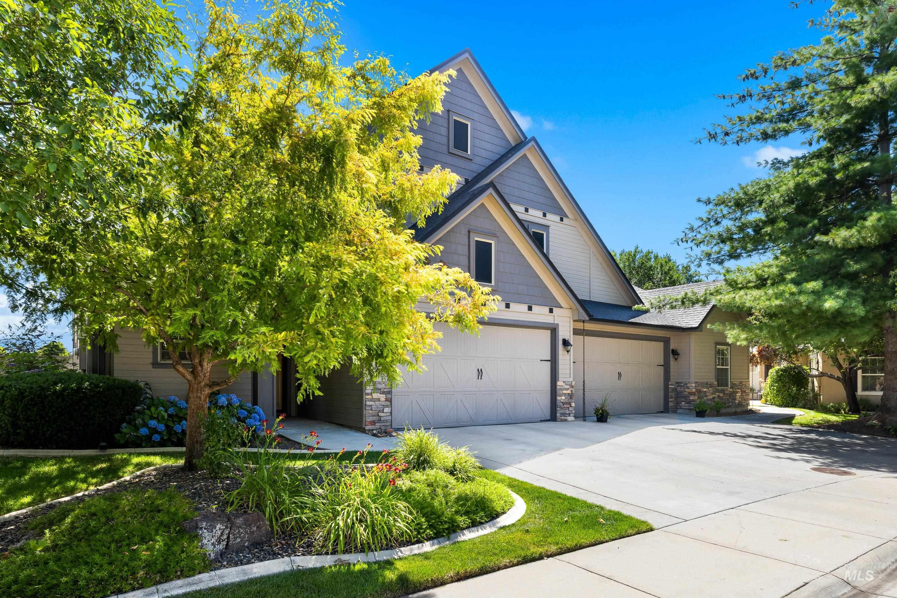 3286 N Gaviola Ave, Meridian, Idaho 83646, 3 Bedrooms, 2.5 Bathrooms, Residential For Sale, Price $494,900,MLS 98976726