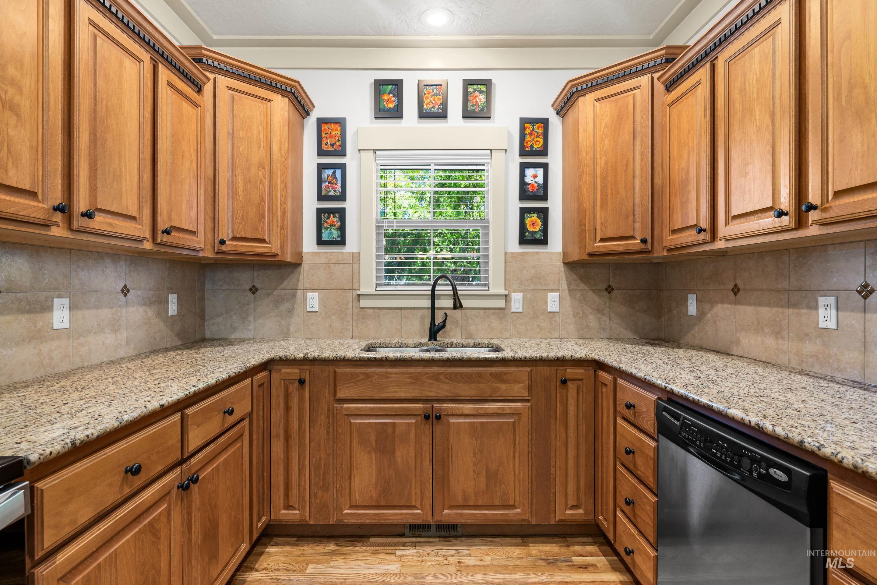 3286 N Gaviola Ave, Meridian, Idaho 83646, 3 Bedrooms, 2.5 Bathrooms, Residential For Sale, Price $494,900,MLS 98976726