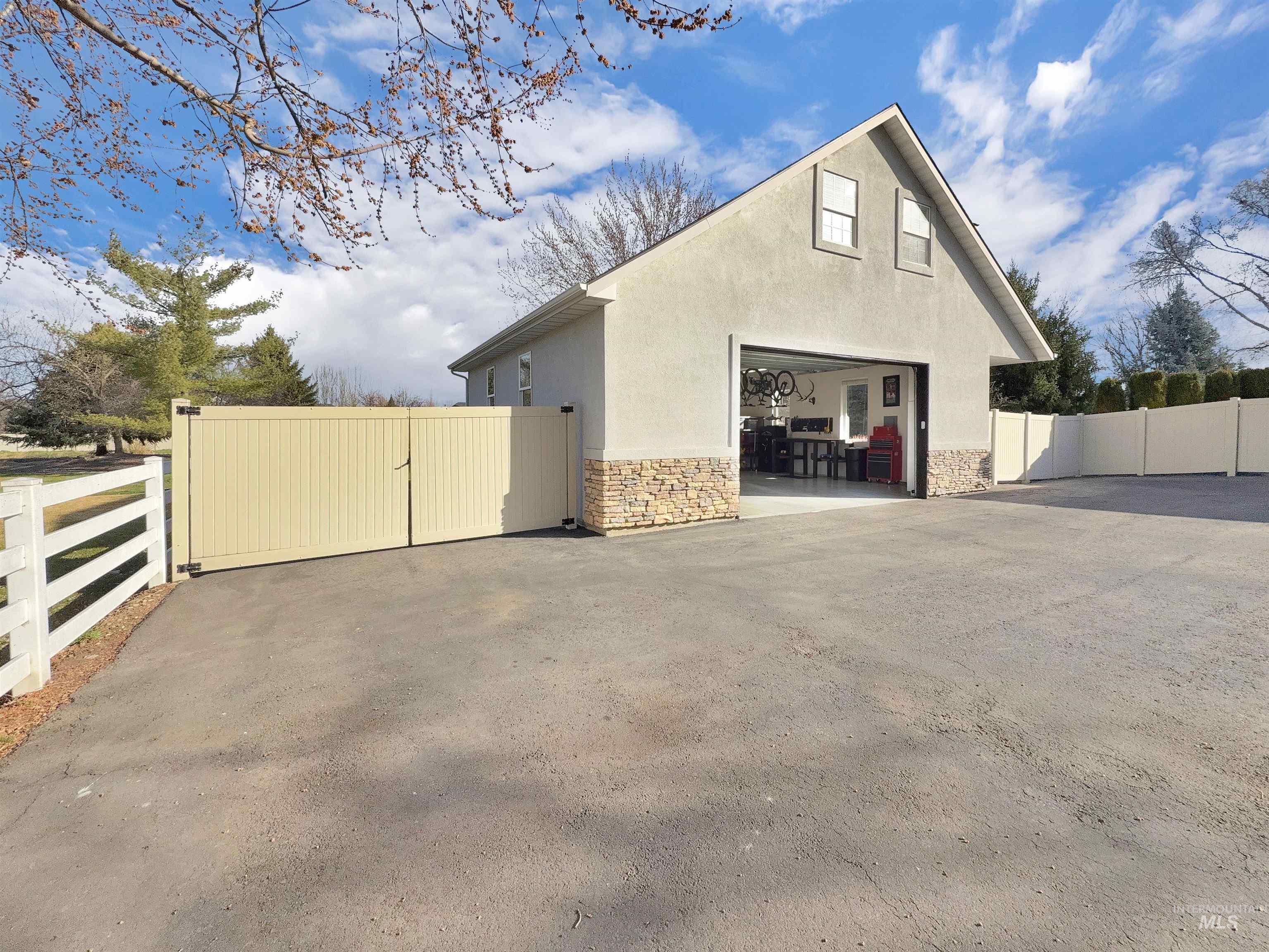 578 W Sly Fox, Meridian, Idaho 83646, 5 Bedrooms, 4 Bathrooms, Residential For Sale, Price $1,950,000,MLS 98976730