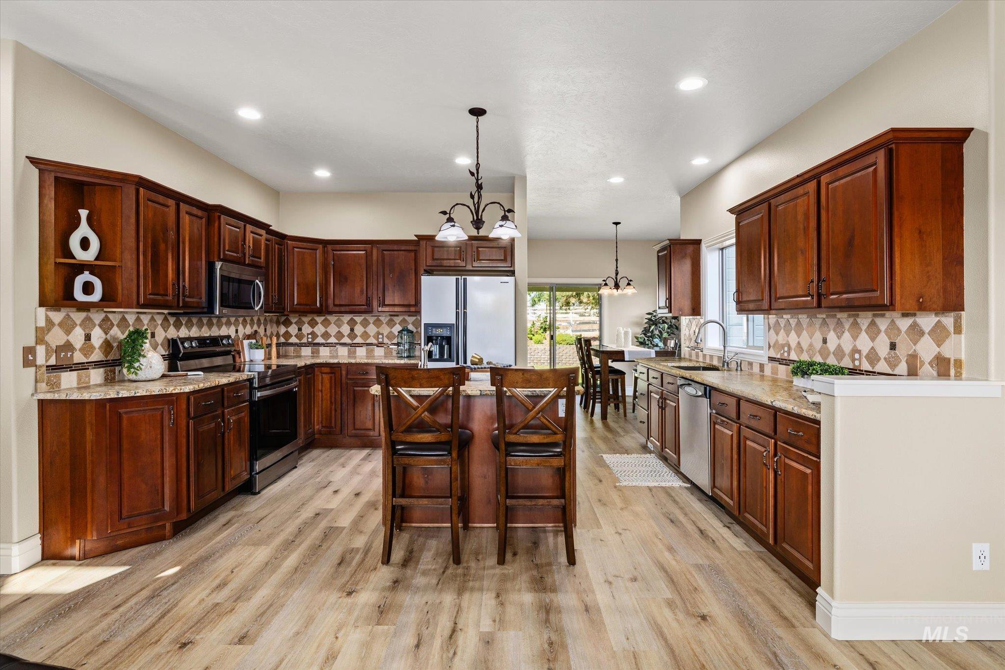 23363 Tundra Ct, Caldwell, Idaho 83607, 5 Bedrooms, 3.5 Bathrooms, Residential For Sale, Price $997,000,MLS 98976733