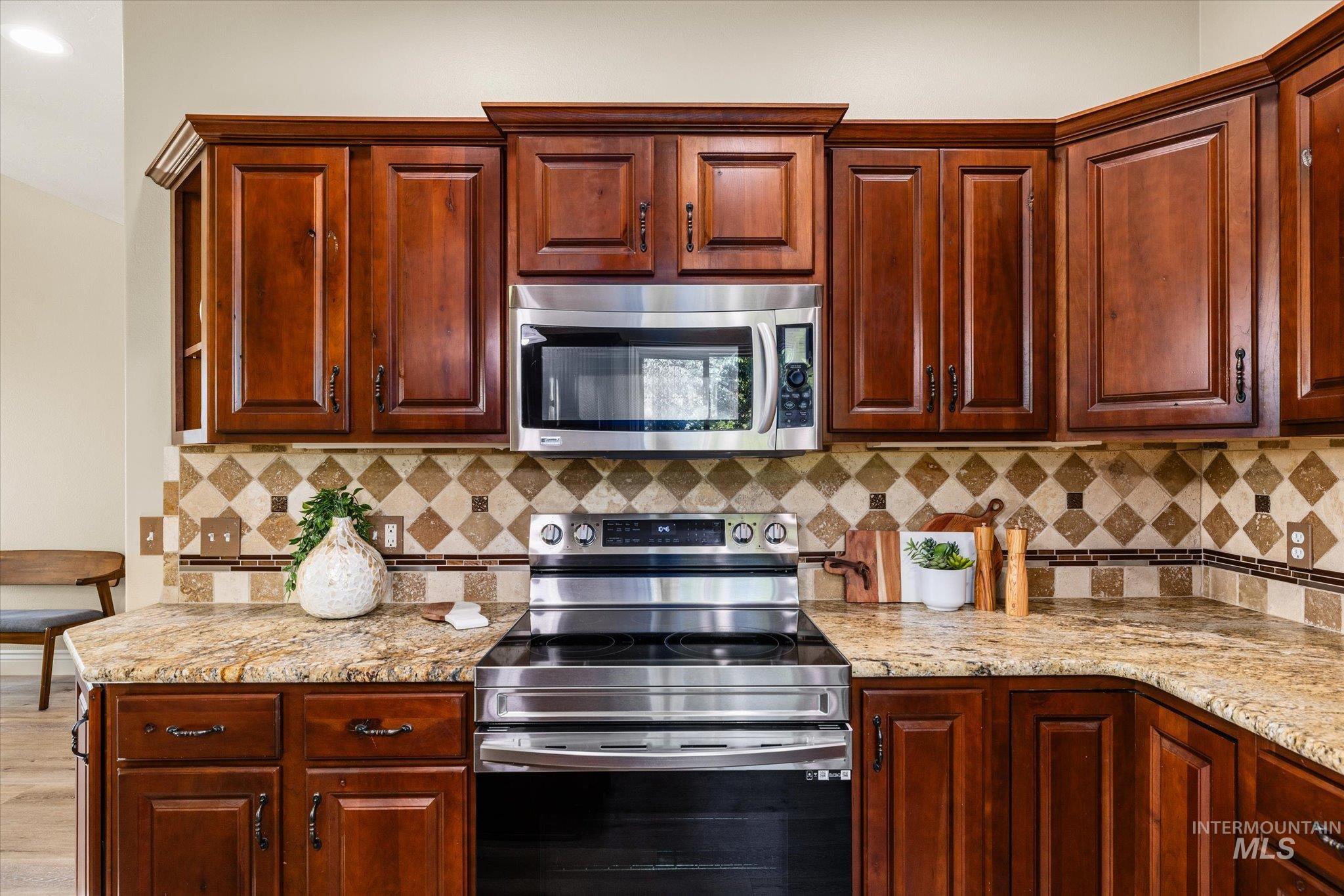 23363 Tundra Ct, Caldwell, Idaho 83607, 5 Bedrooms, 3.5 Bathrooms, Residential For Sale, Price $997,000,MLS 98976733
