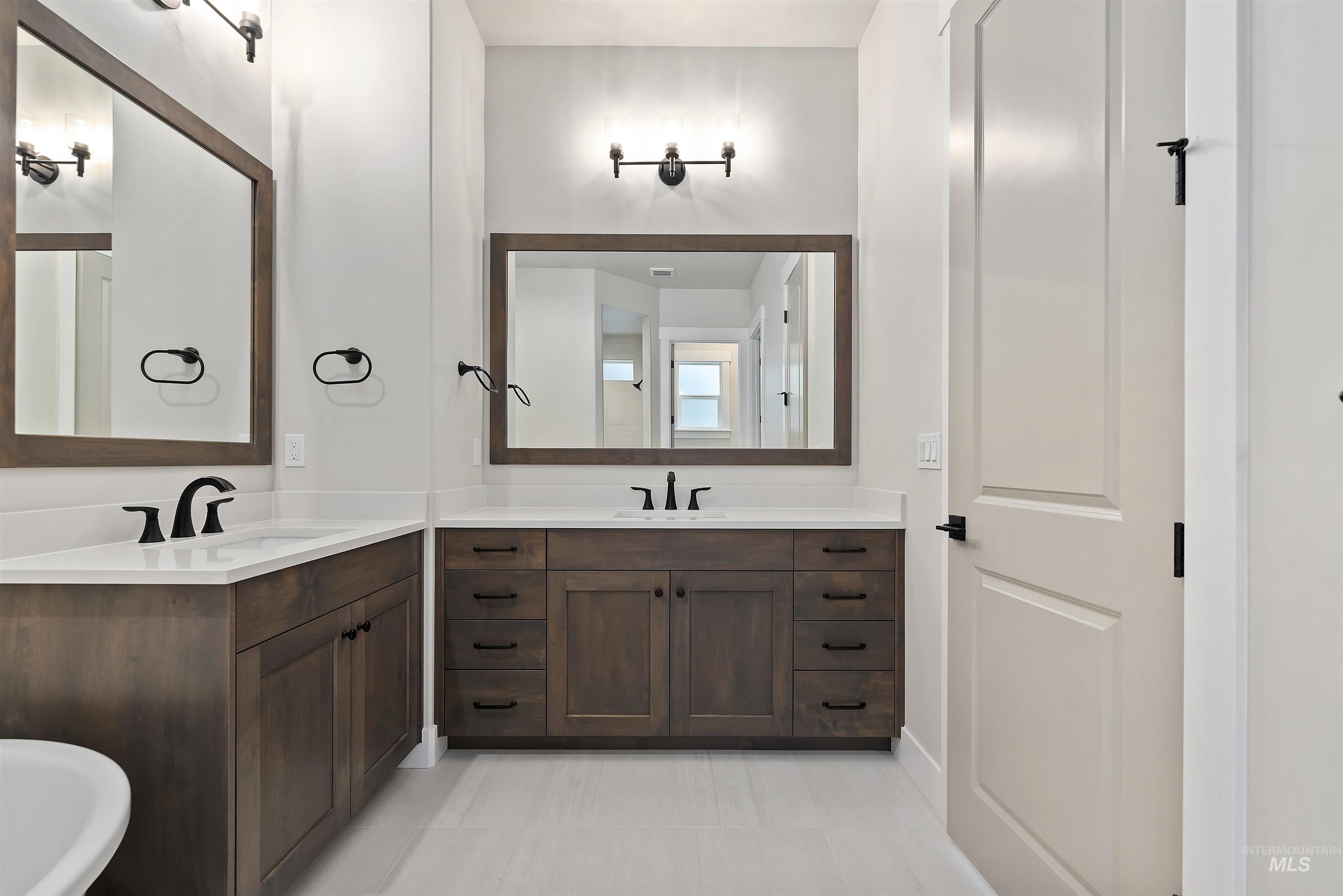 85 S Sunniva Ave, Kuna, Idaho 83634, 4 Bedrooms, 3 Bathrooms, Residential For Sale, Price $699,880, 98976735