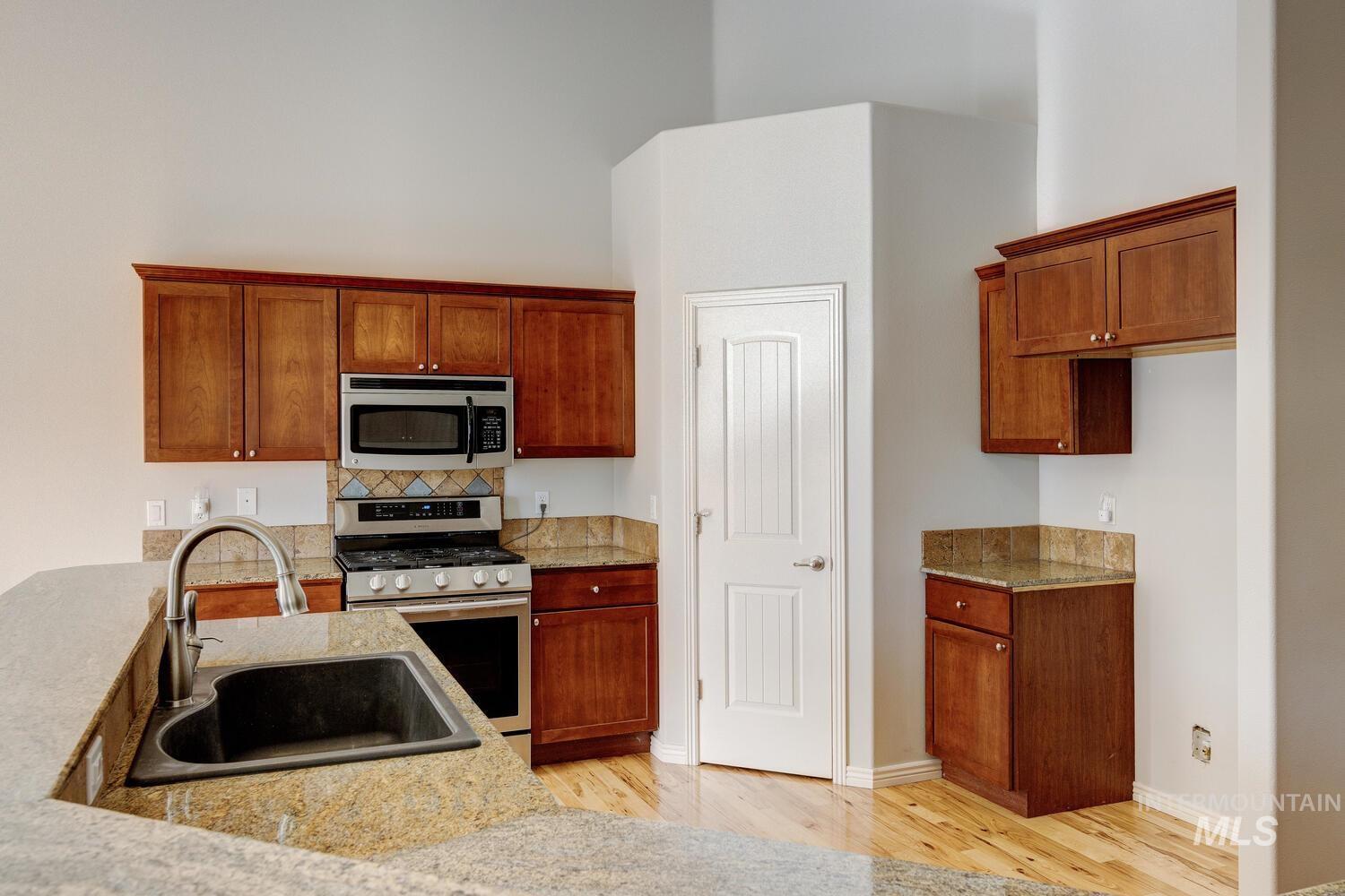 2191 W Ditch Creek Drive, Meridian, Idaho 83646, 3 Bedrooms, 2 Bathrooms, Residential For Sale, Price $669,900, 98976736