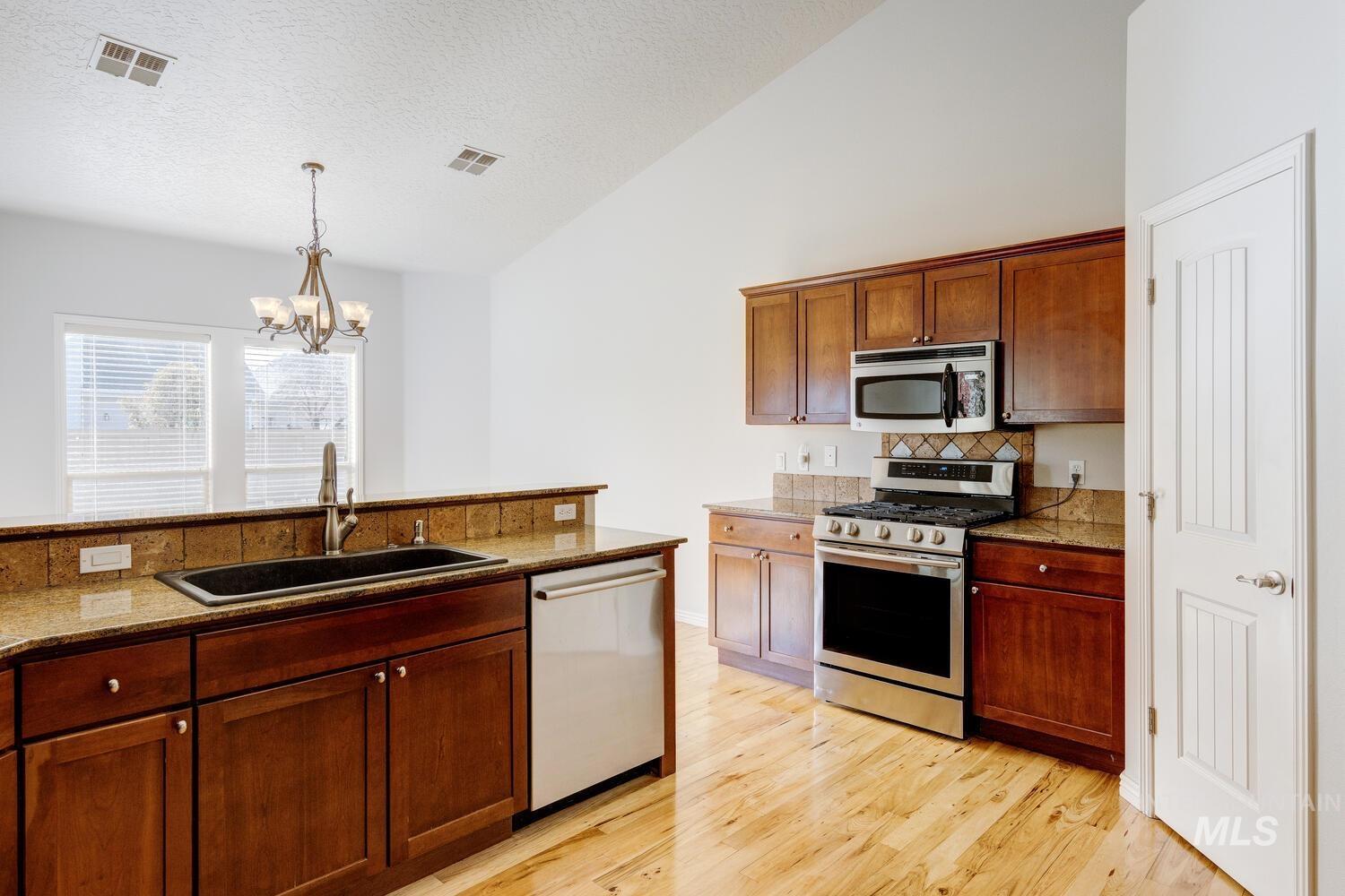 2191 W Ditch Creek Drive, Meridian, Idaho 83646, 3 Bedrooms, 2 Bathrooms, Residential For Sale, Price $669,900, 98976736