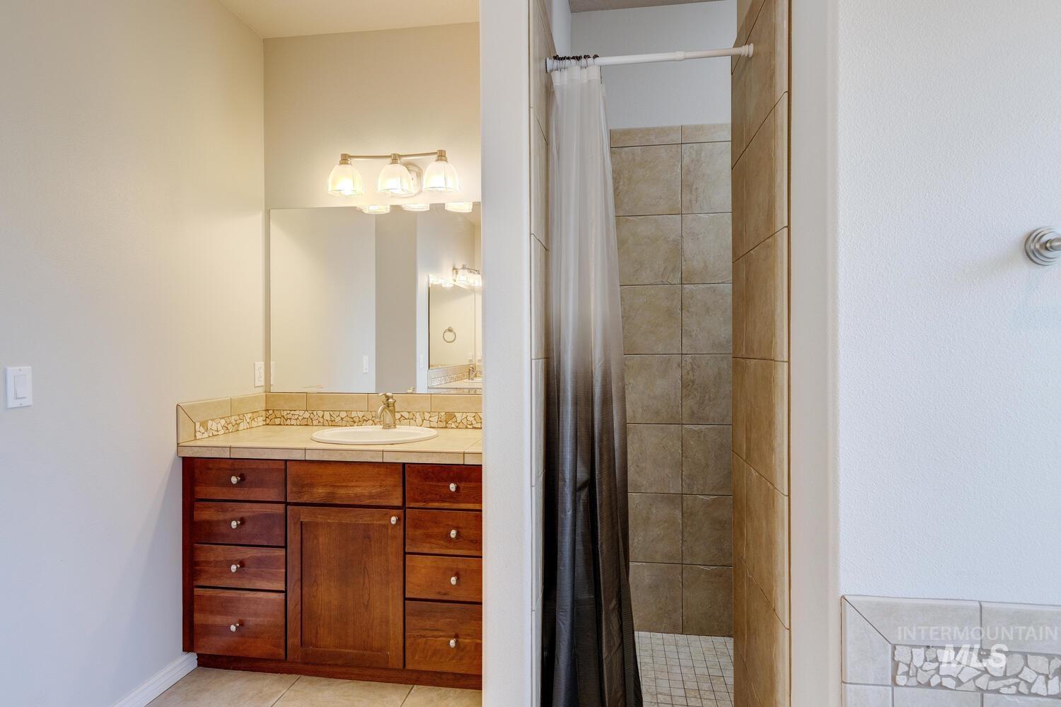 2191 W Ditch Creek Drive, Meridian, Idaho 83646, 3 Bedrooms, 2 Bathrooms, Residential For Sale, Price $669,900, 98976736