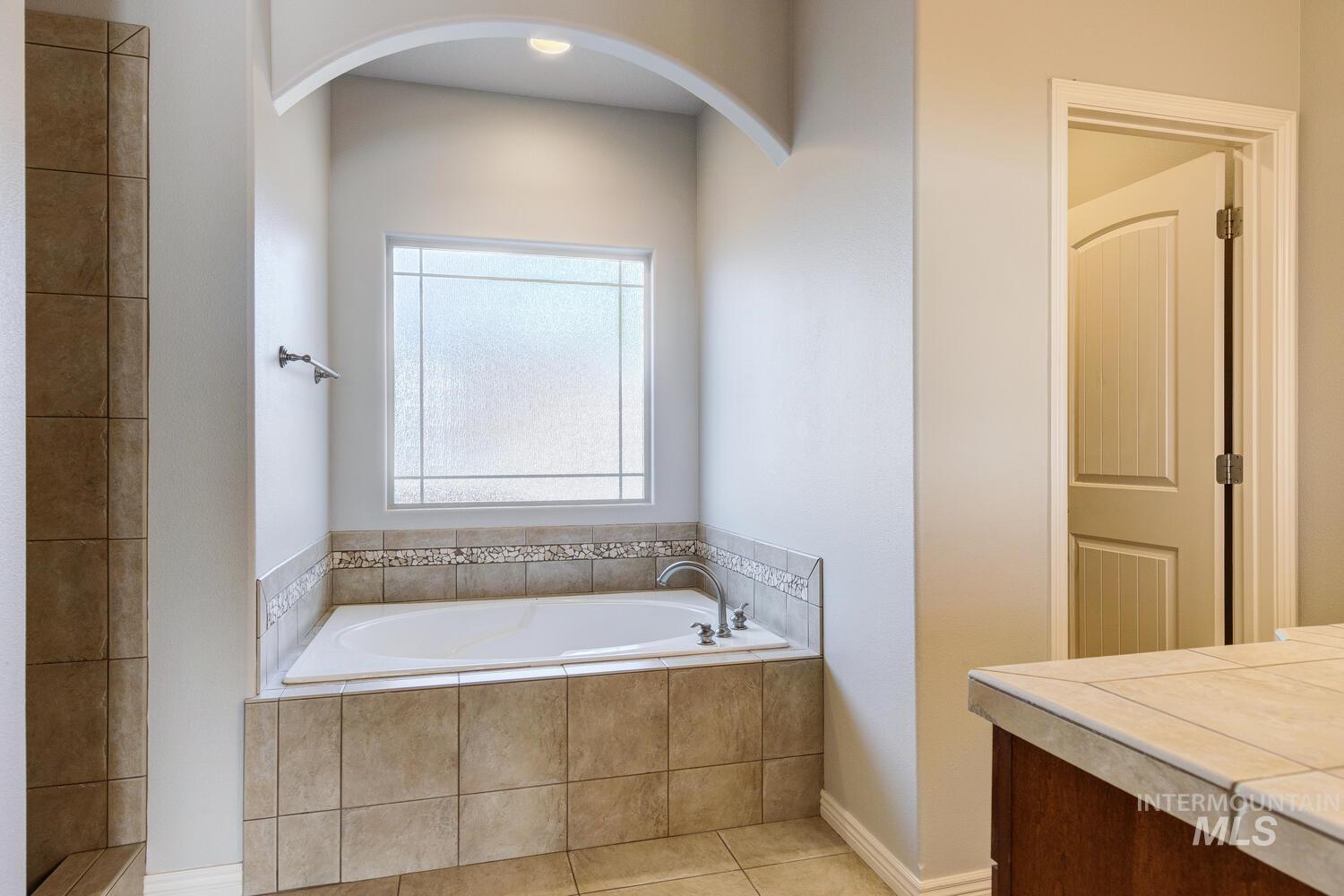 2191 W Ditch Creek Drive, Meridian, Idaho 83646, 3 Bedrooms, 2 Bathrooms, Residential For Sale, Price $669,900, 98976736