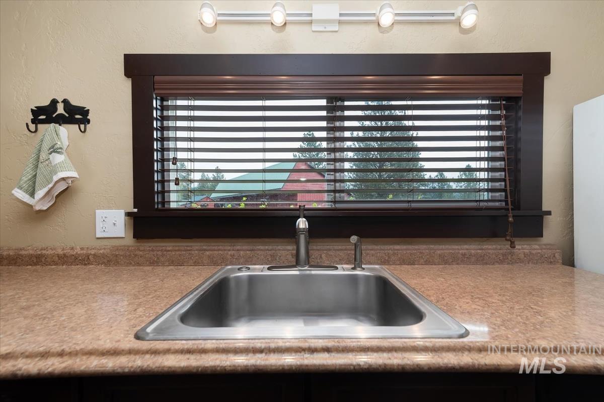 90 Messick Ln, Garden Valley, Idaho 83622-8112, 2 Bedrooms, 1 Bathroom, Residential For Sale, Price $189,500,MLS 98976737