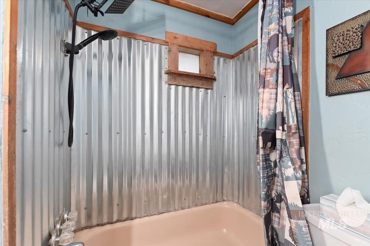 90 Messick Ln, Garden Valley, Idaho 83622-8112, 2 Bedrooms, 1 Bathroom, Residential For Sale, Price $189,500,MLS 98976737