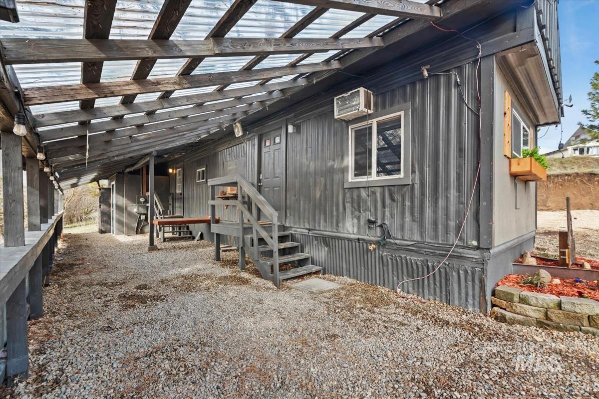 90 Messick Ln, Garden Valley, Idaho 83622-8112, 2 Bedrooms, 1 Bathroom, Residential For Sale, Price $189,500,MLS 98976737