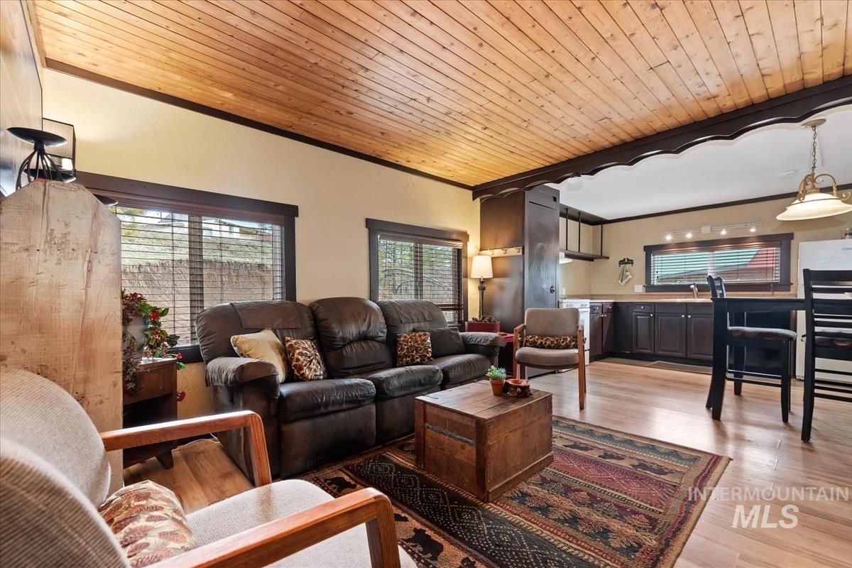 90 Messick Ln, Garden Valley, Idaho 83622-8112, 2 Bedrooms, 1 Bathroom, Residential For Sale, Price $189,500,MLS 98976737