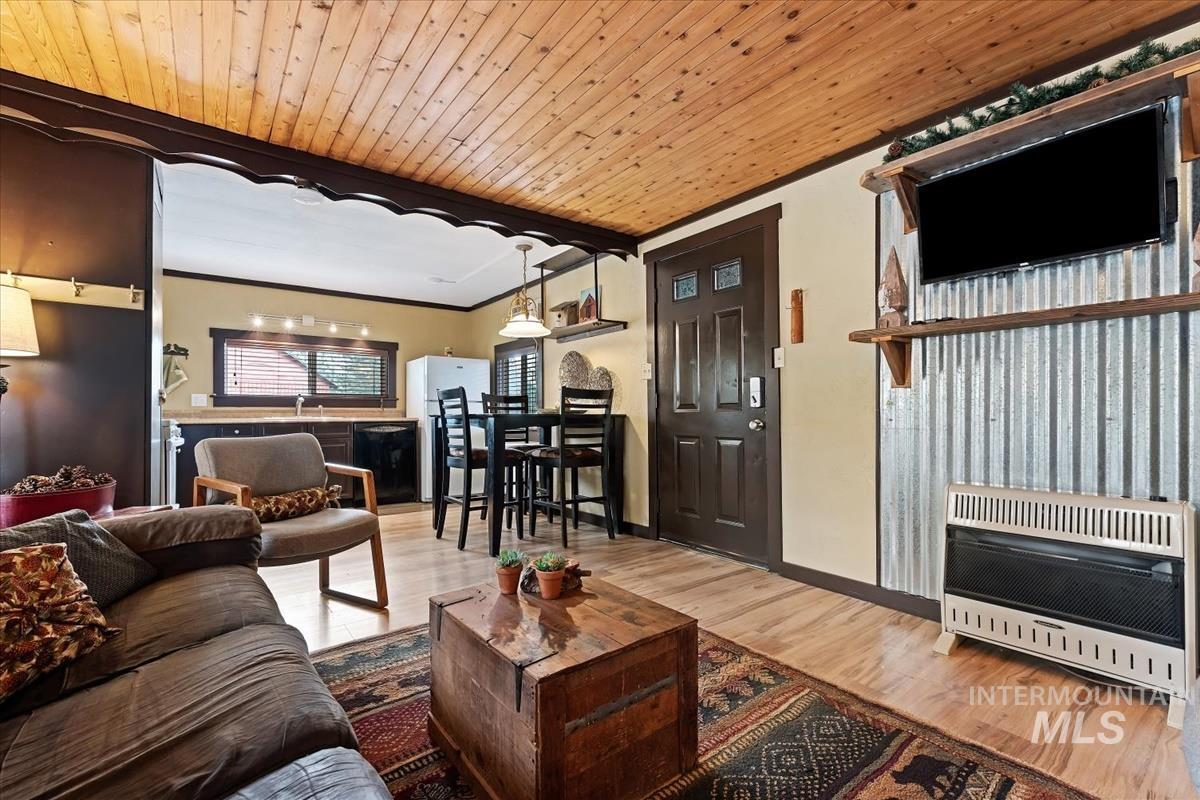 90 Messick Ln, Garden Valley, Idaho 83622-8112, 2 Bedrooms, 1 Bathroom, Residential For Sale, Price $189,500,MLS 98976737