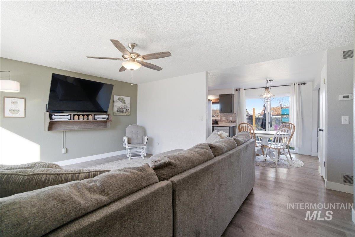 1436 Washington St, Meridian, Idaho 83642, 3 Bedrooms, 1 Bathroom, Residential For Sale, Price $350,000, 98976739