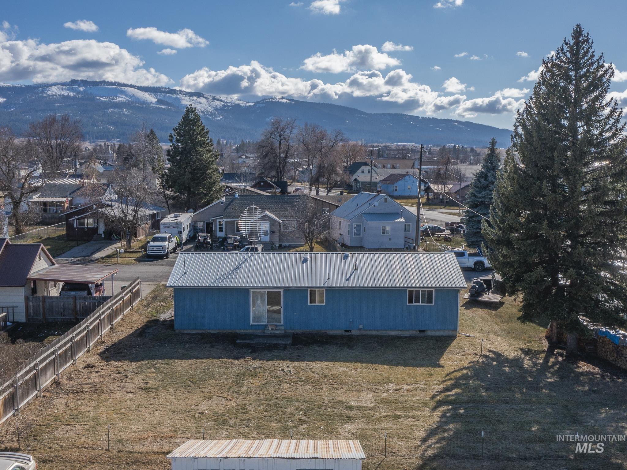 425 W N 5th St., Grangeville, Idaho 83530, 3 Bedrooms, 1 Bathroom, Residential For Sale, Price $165,000,MLS 98976740