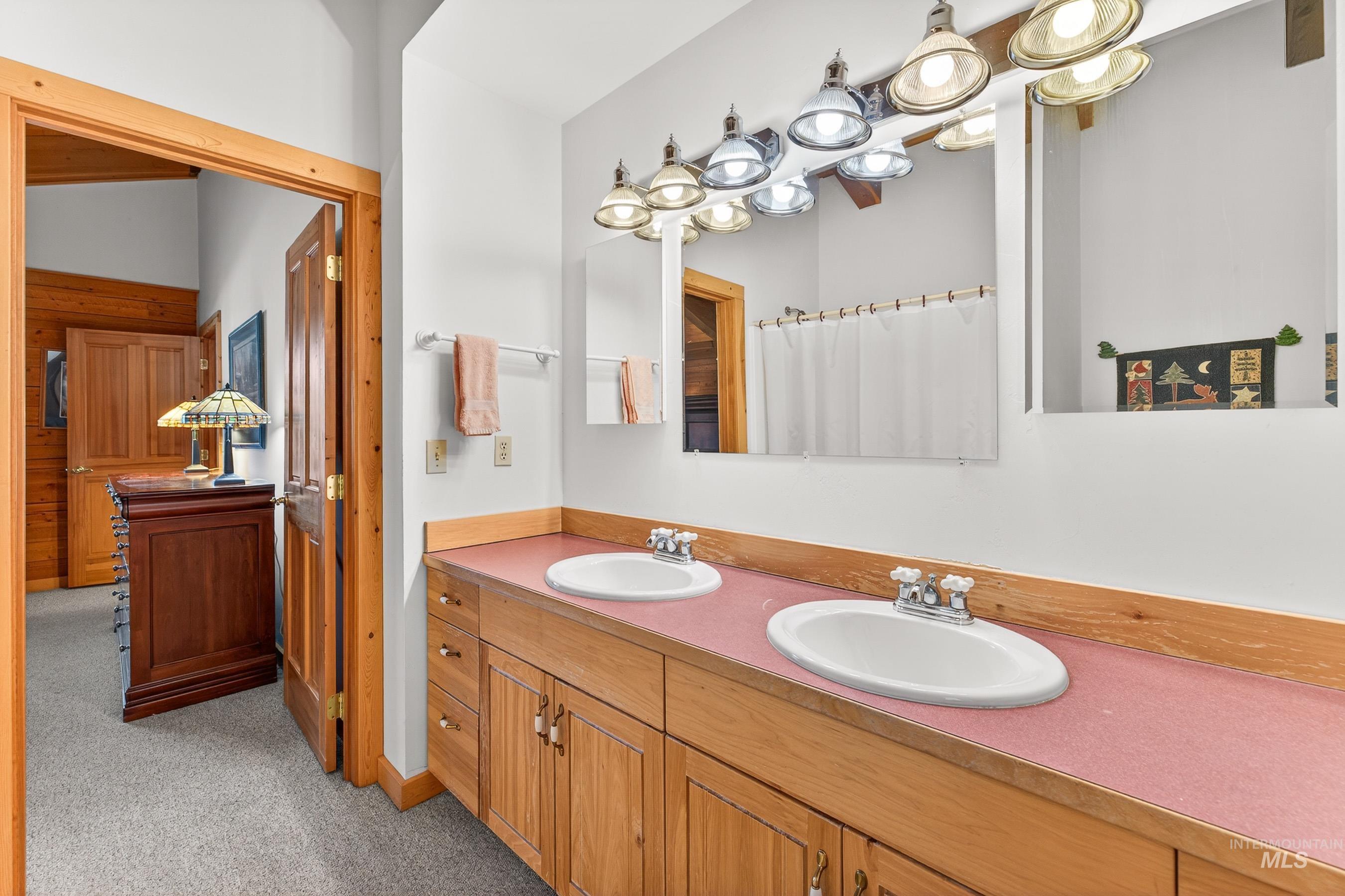 441 Allen Avenue, McCall, Idaho 83638-0000, 3 Bedrooms, 4 Bathrooms, Residential For Sale, Price $1,079,000,MLS 98976746