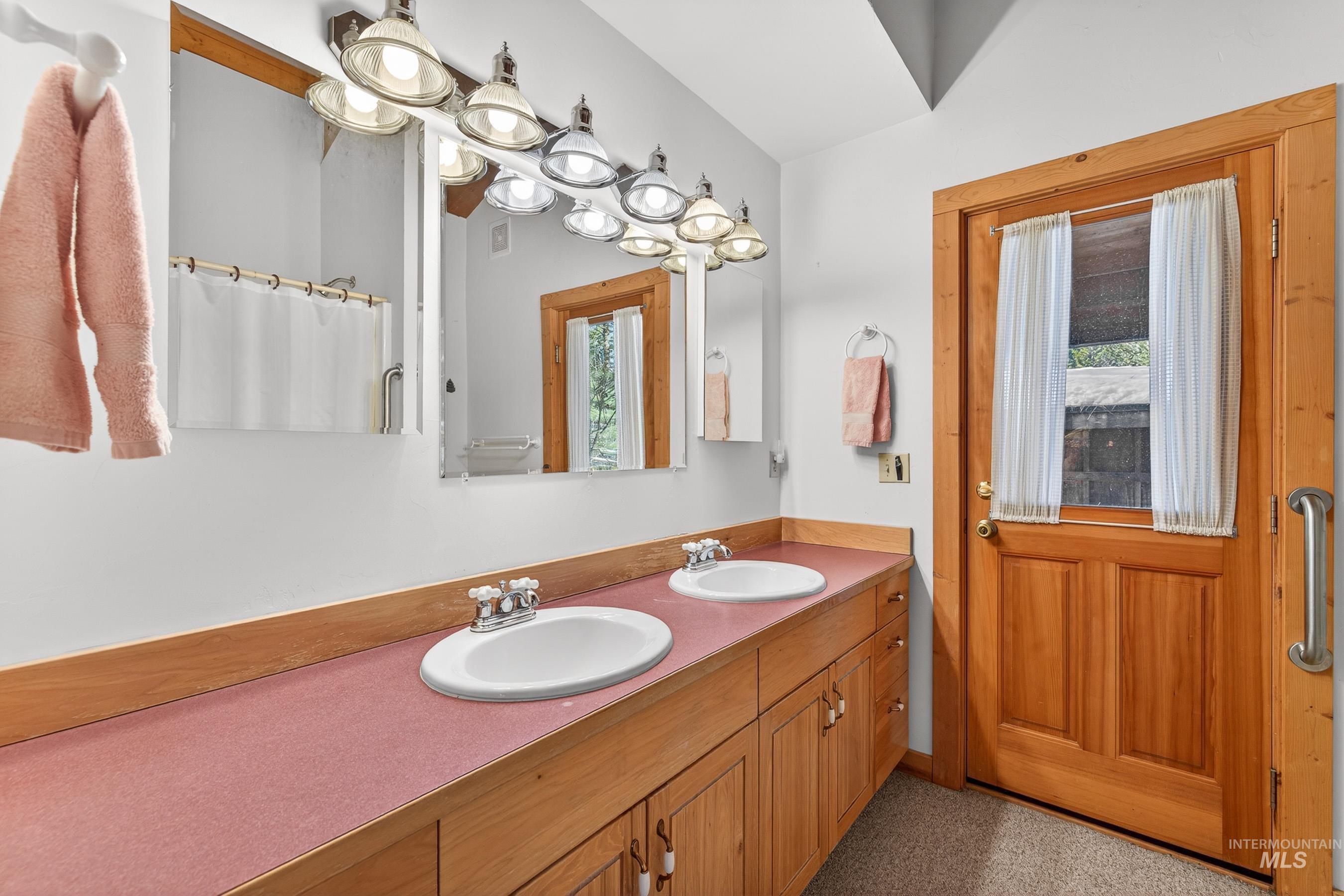 441 Allen Avenue, McCall, Idaho 83638-0000, 3 Bedrooms, 4 Bathrooms, Residential For Sale, Price $1,150,000,MLS 98976746