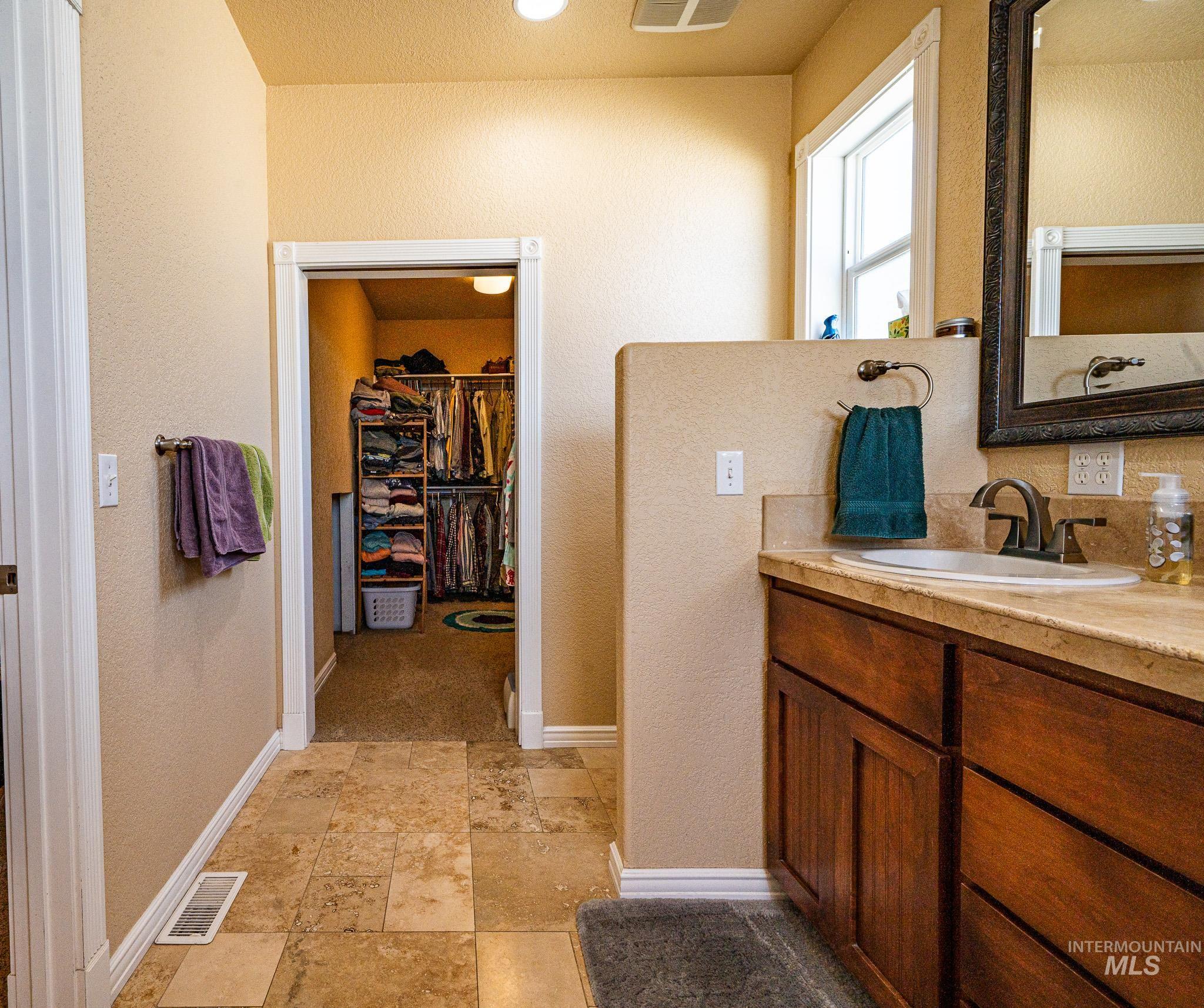 201 E South 10th Street, Grangeville, Idaho 83530, 3 Bedrooms, 2 Bathrooms, Residential For Sale, Price $522,500,MLS 98976748