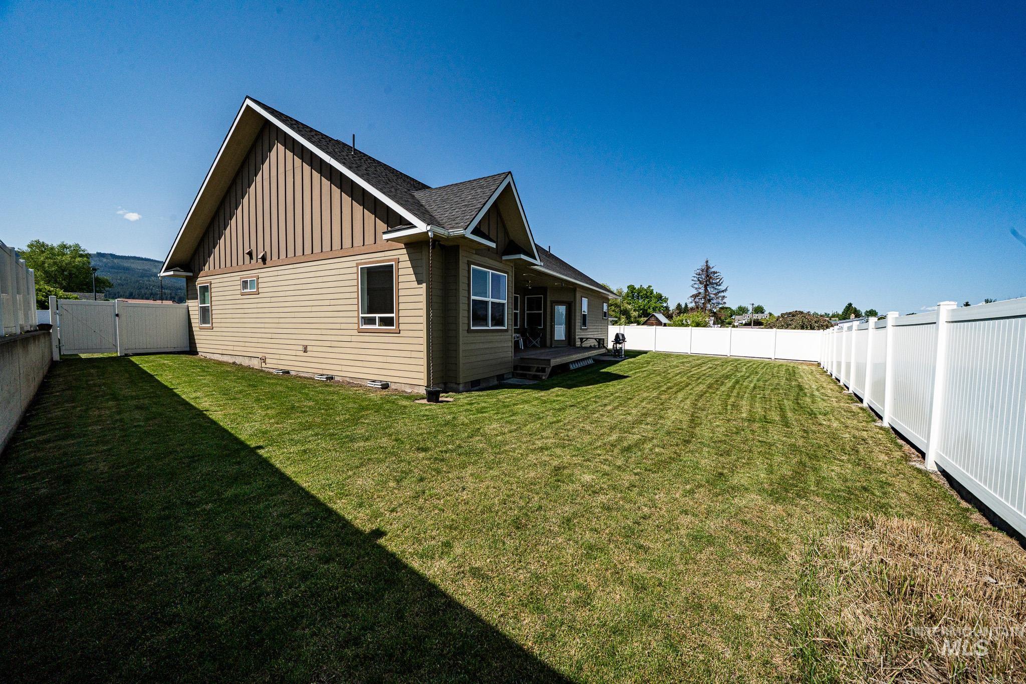 201 E South 10th Street, Grangeville, Idaho 83530, 3 Bedrooms, 2 Bathrooms, Residential For Sale, Price $522,500,MLS 98976748