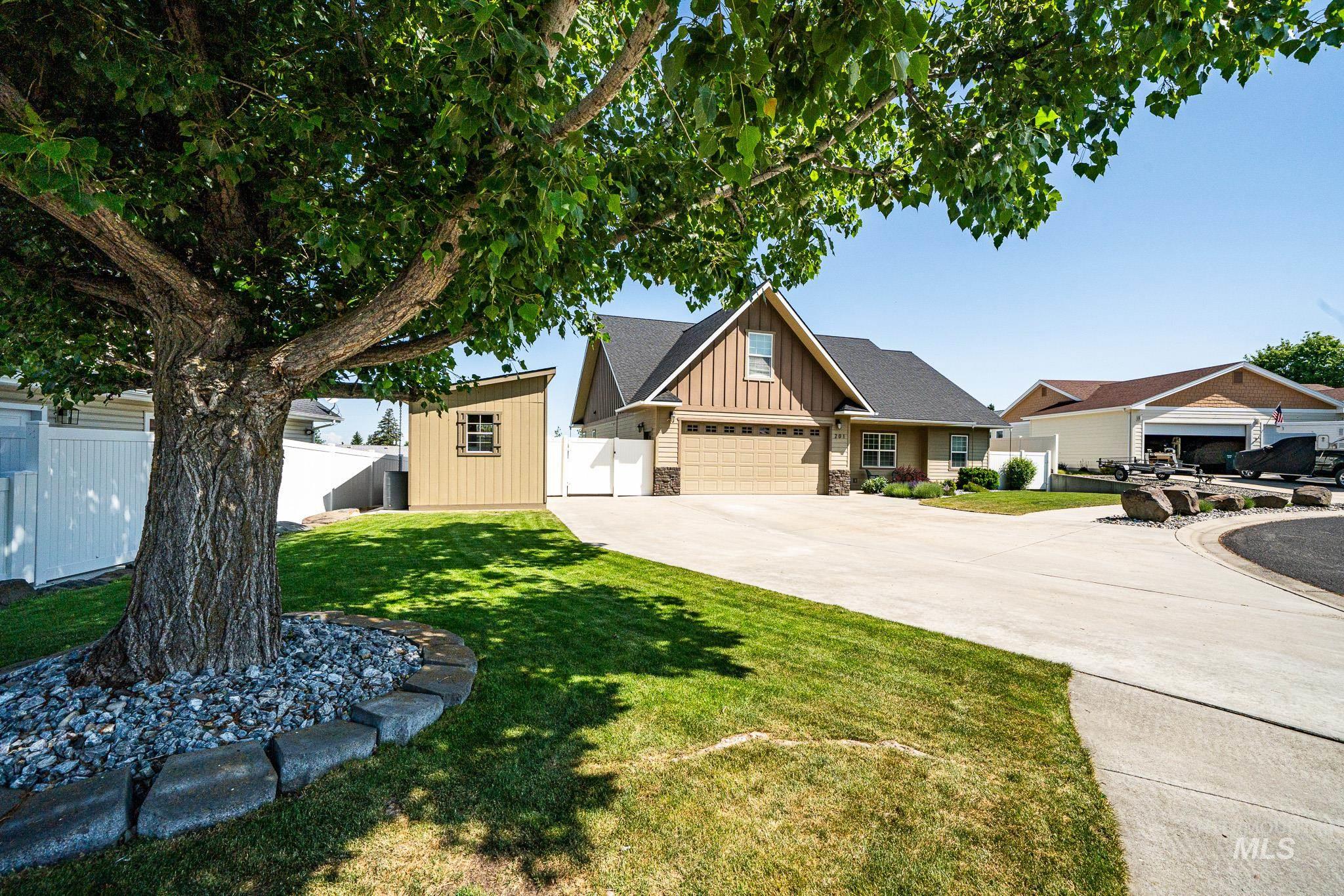 201 E South 10th Street, Grangeville, Idaho 83530, 3 Bedrooms, 2 Bathrooms, Residential For Sale, Price $522,500,MLS 98976748