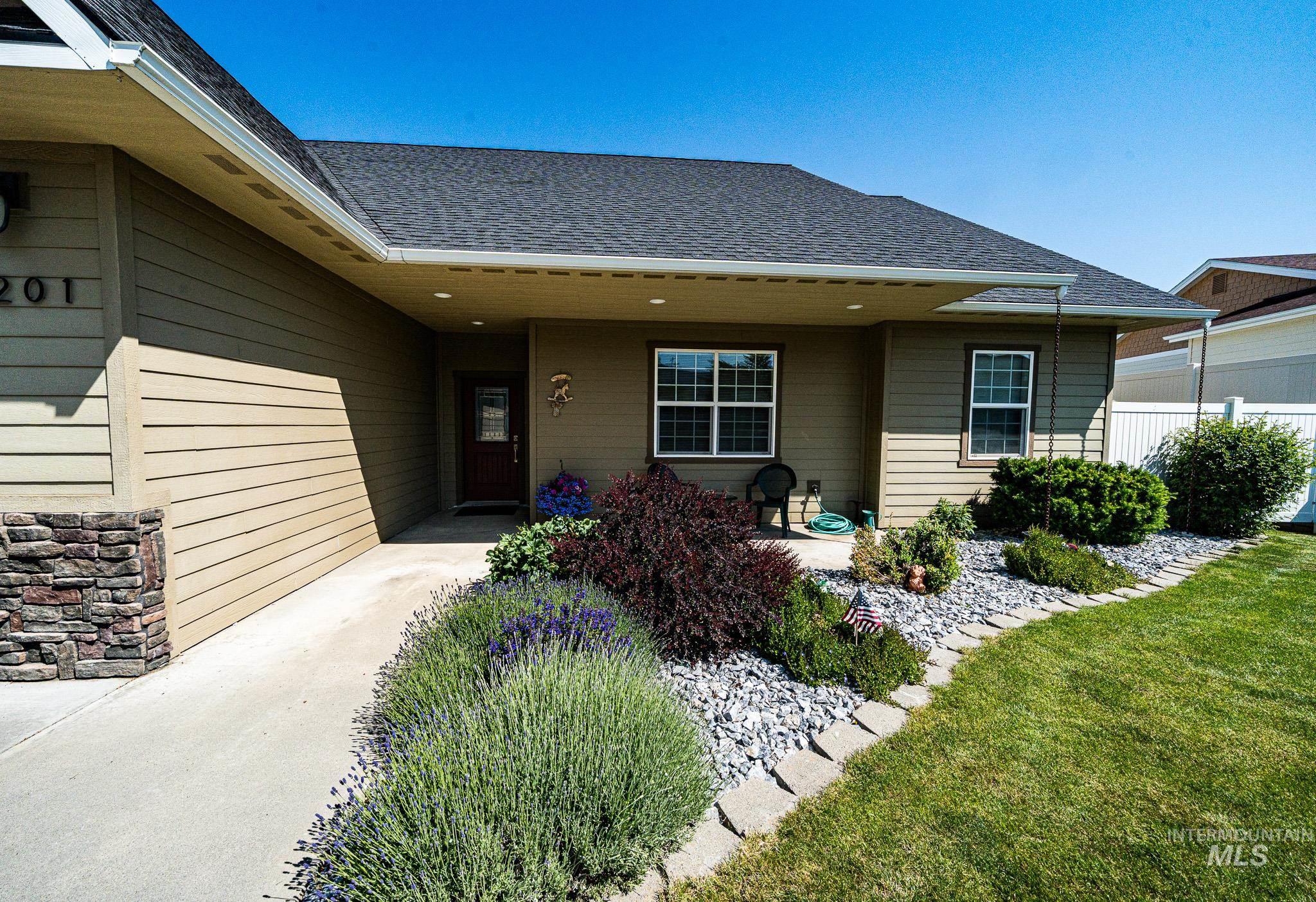 201 E South 10th Street, Grangeville, Idaho 83530, 3 Bedrooms, 2 Bathrooms, Residential For Sale, Price $522,500,MLS 98976748