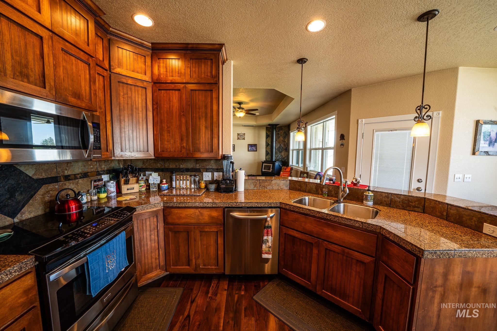 201 E South 10th Street, Grangeville, Idaho 83530, 3 Bedrooms, 2 Bathrooms, Residential For Sale, Price $522,500,MLS 98976748