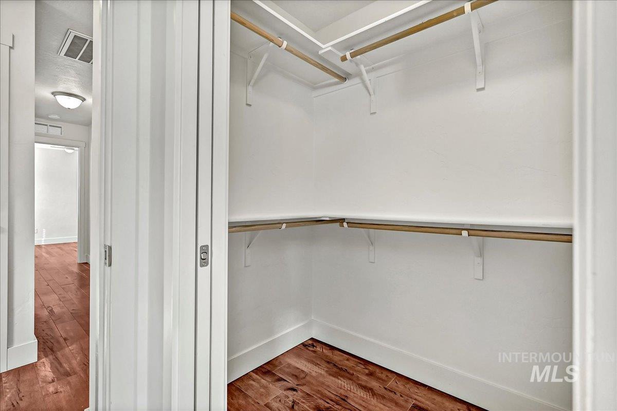 291 E Thurman Mill Lane, Garden City, Idaho 83714, 3 Bedrooms, 2.5 Bathrooms, Residential For Sale, Price $545,000,MLS 98976750