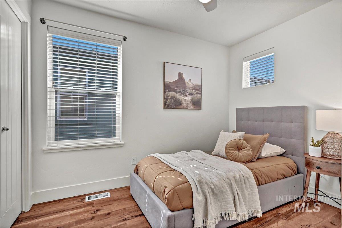 291 E Thurman Mill Lane, Garden City, Idaho 83714, 3 Bedrooms, 2.5 Bathrooms, Residential For Sale, Price $545,000,MLS 98976750