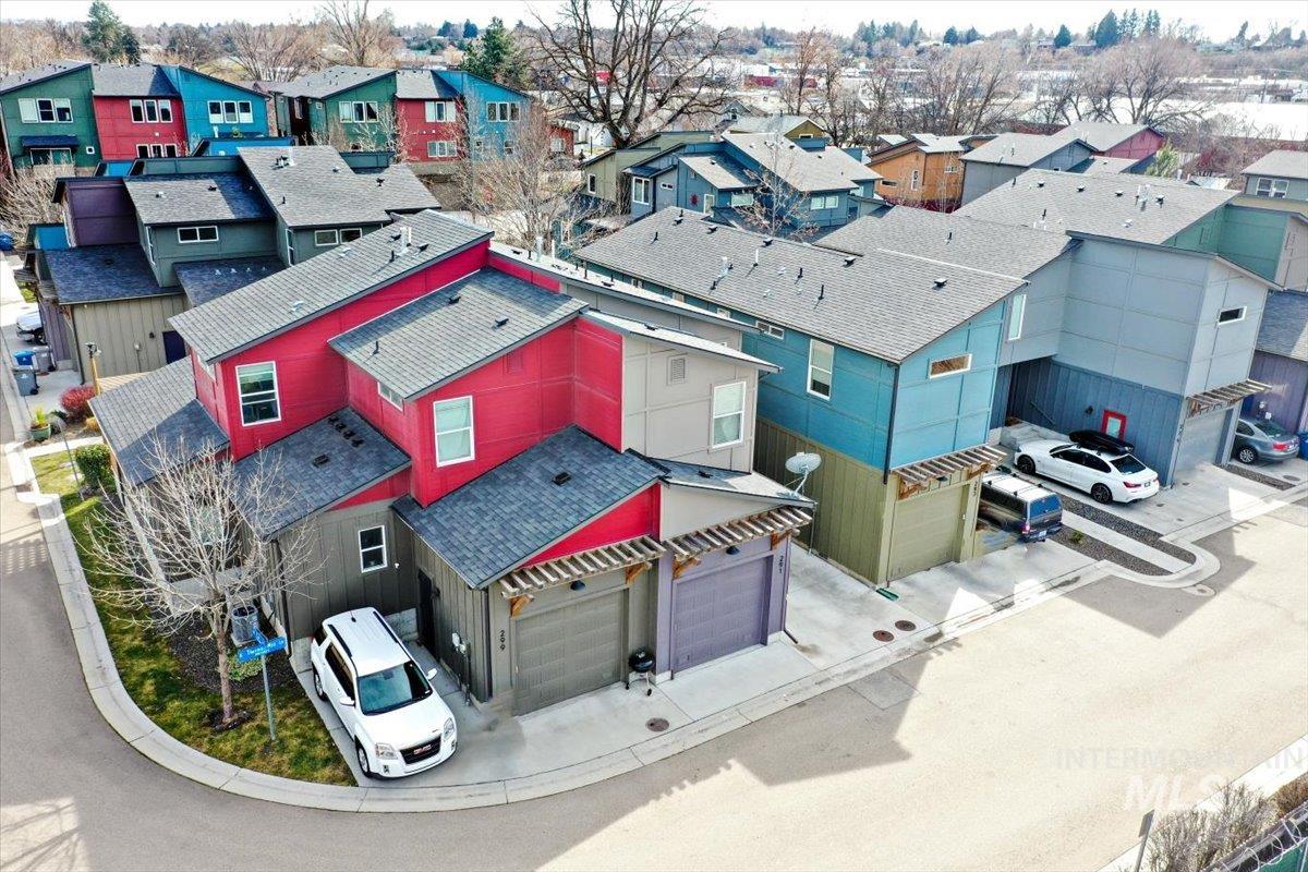 291 E Thurman Mill Lane, Garden City, Idaho 83714, 3 Bedrooms, 2.5 Bathrooms, Residential For Sale, Price $545,000,MLS 98976750