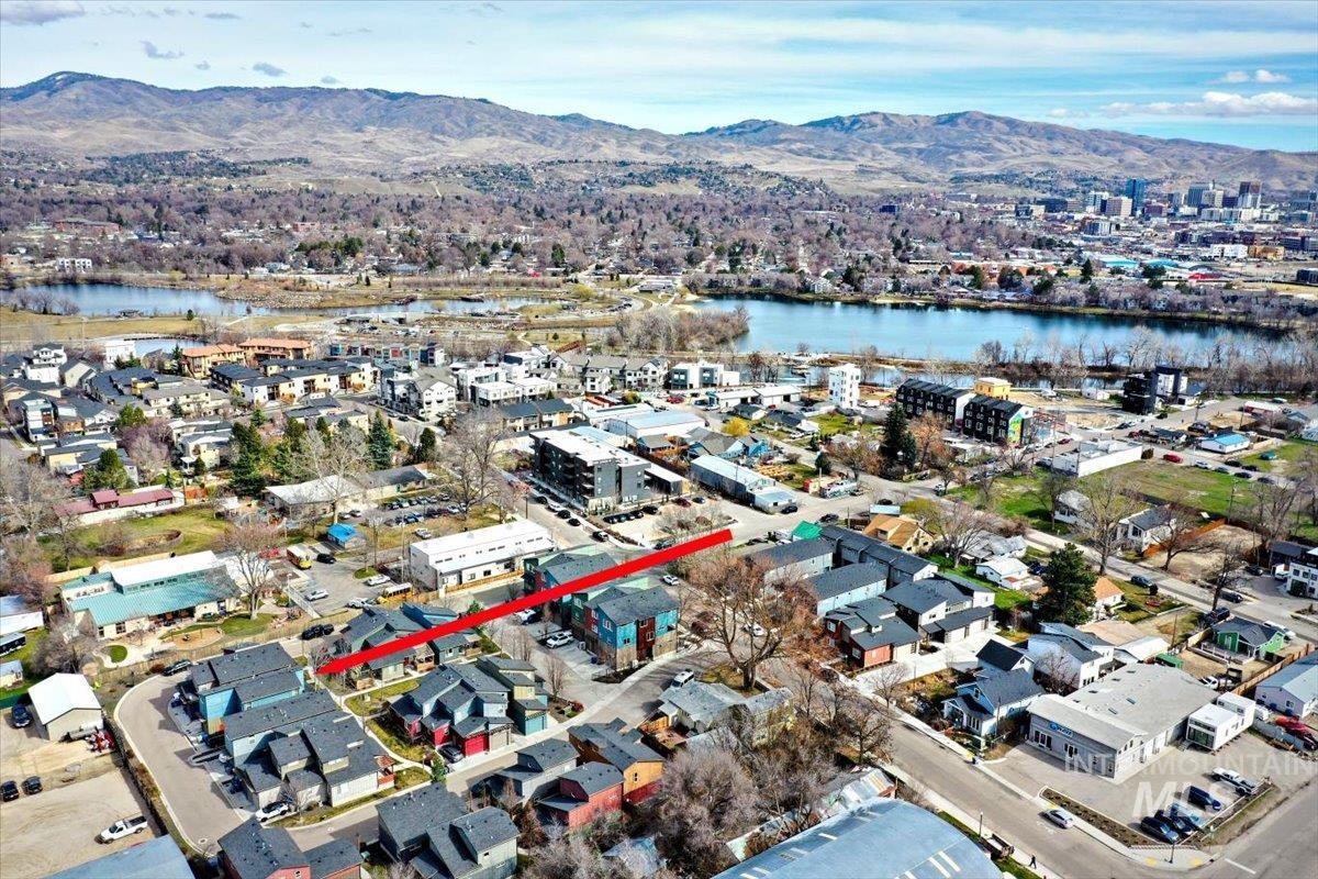 291 E Thurman Mill Lane, Garden City, Idaho 83714, 3 Bedrooms, 2.5 Bathrooms, Residential For Sale, Price $545,000,MLS 98976750