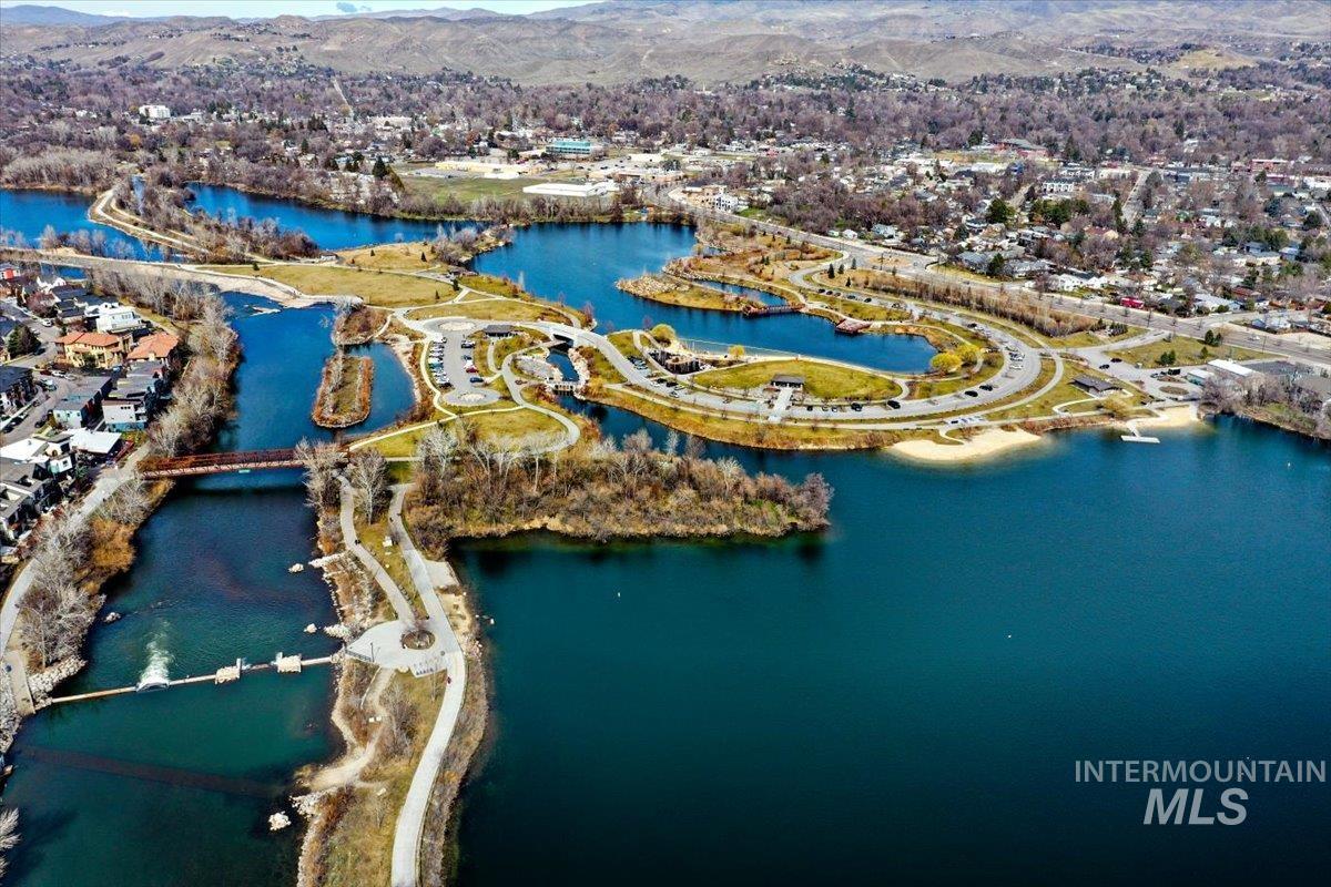 291 E Thurman Mill Lane, Garden City, Idaho 83714, 3 Bedrooms, 2.5 Bathrooms, Residential For Sale, Price $545,000,MLS 98976750