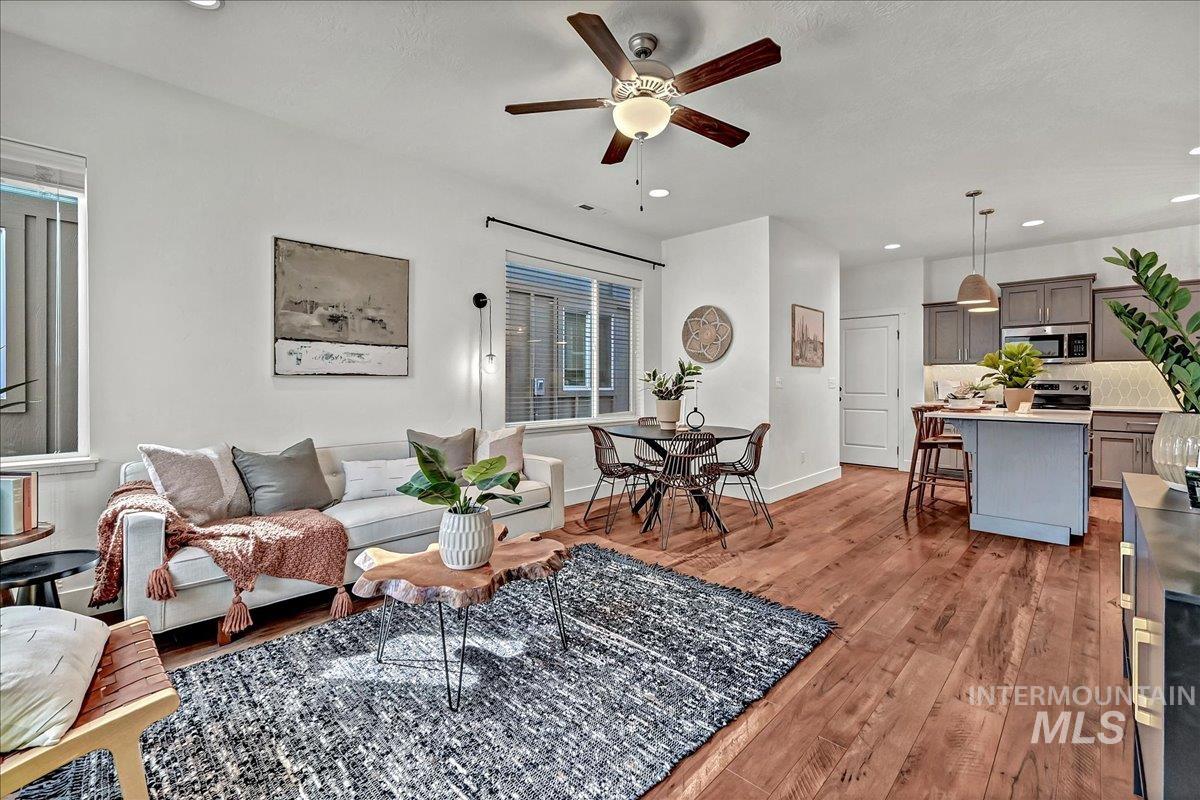 291 E Thurman Mill Lane, Garden City, Idaho 83714, 3 Bedrooms, 2.5 Bathrooms, Residential For Sale, Price $545,000,MLS 98976750